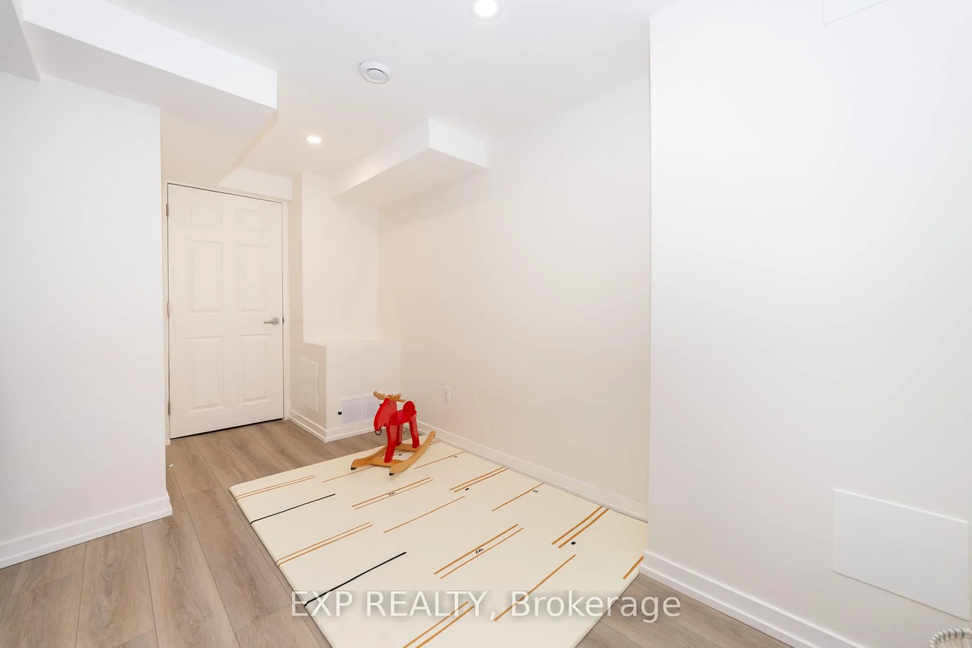 Photo 31 of 23 Raj Terrace, Ottawa, Hunt Club Park — HOMEH