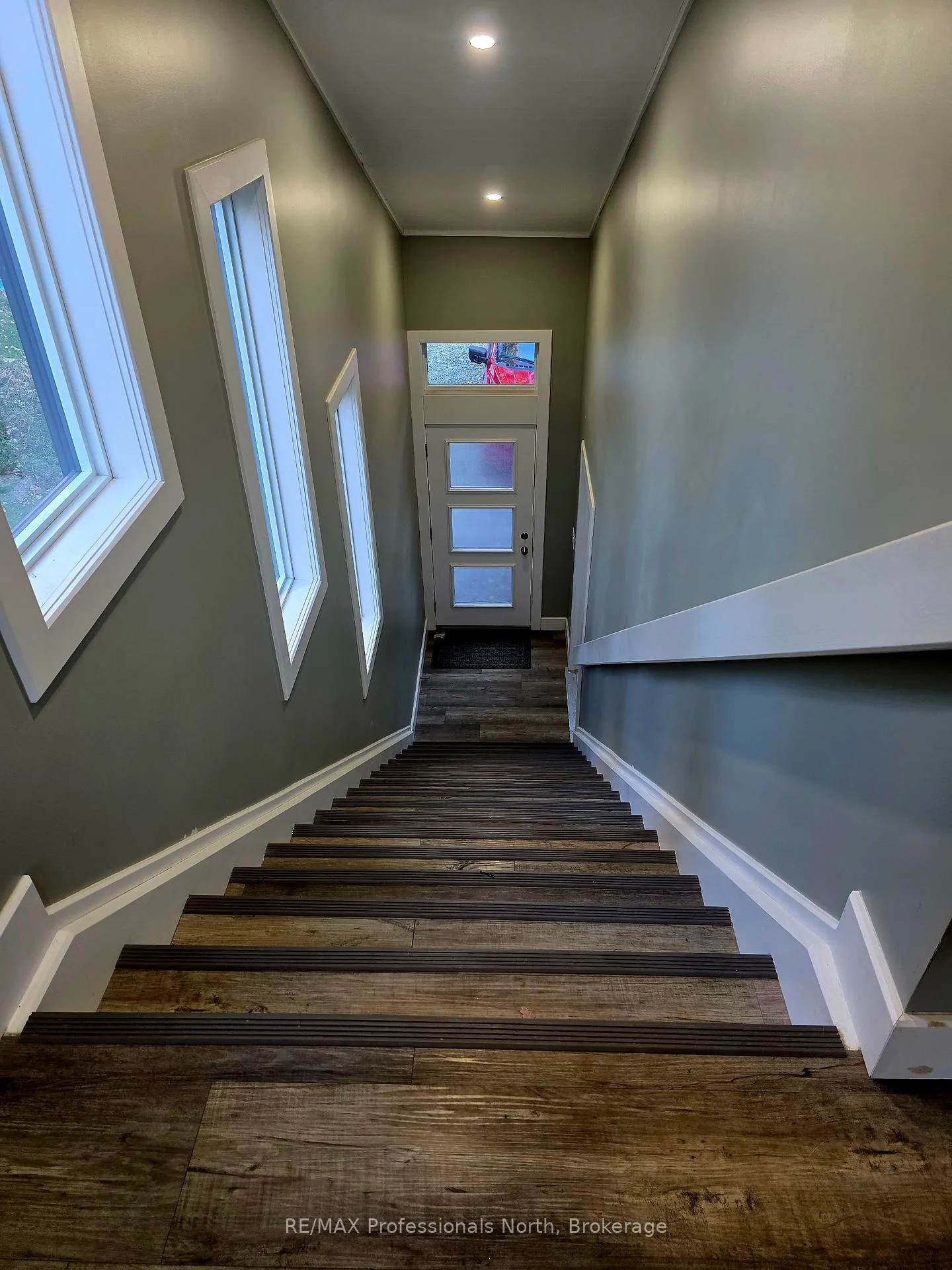 Photo 4 of 816 Second Avenue, McMurrich/Monteith, McMurrich — HOMEH