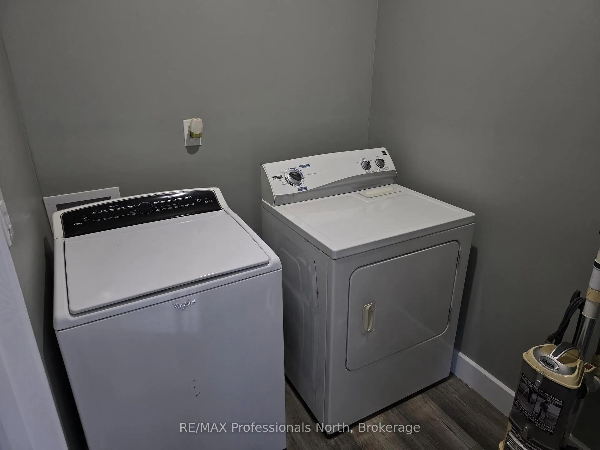 Photo 12 of 816 Second Avenue, McMurrich/Monteith, McMurrich — HOMEH