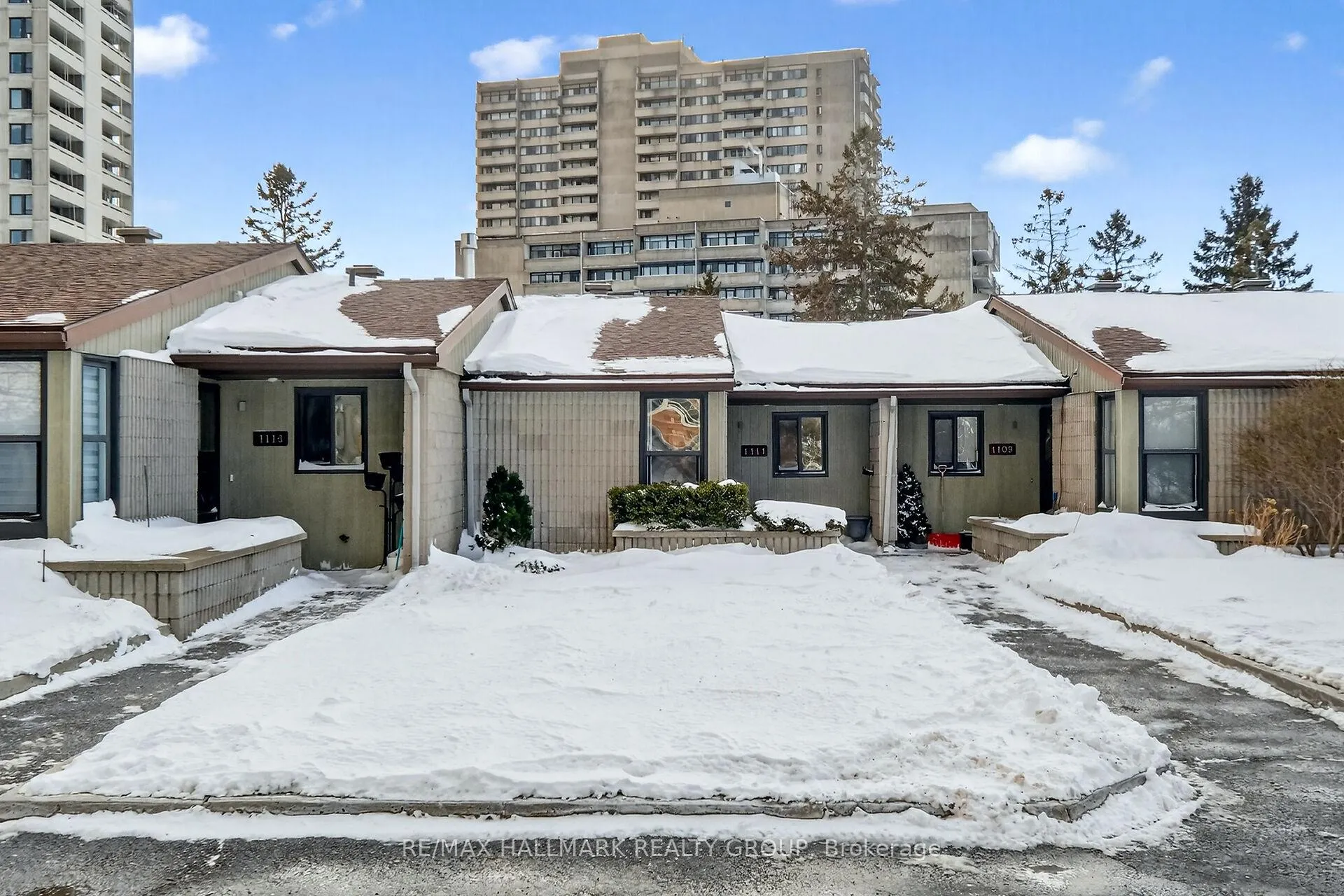 Photo 1 of Unit 13, 1111 Ambleside Drive, Ottawa, Woodroffe — HOMEH