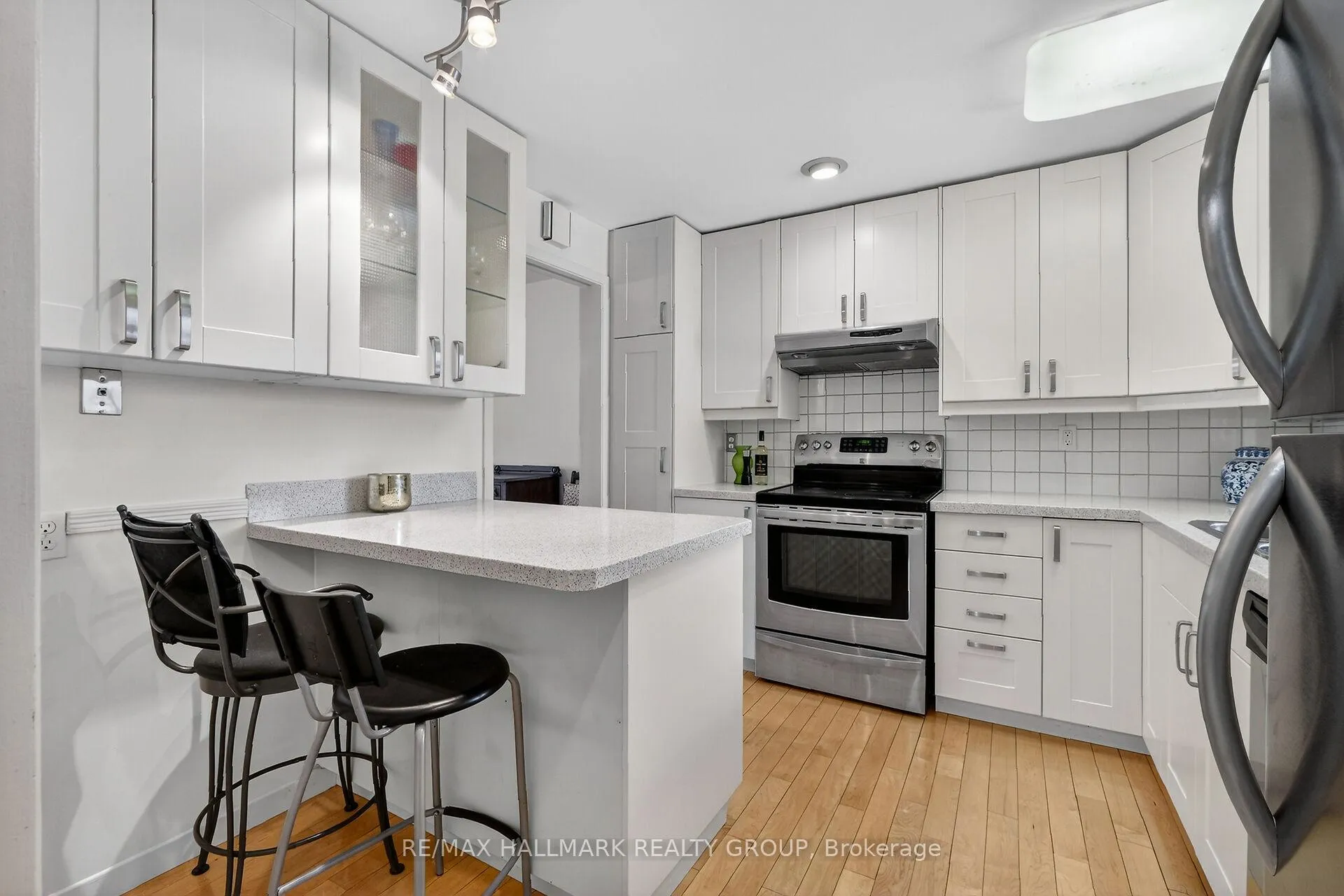 Photo 8 of Unit 13, 1111 Ambleside Drive, Ottawa, Woodroffe — HOMEH