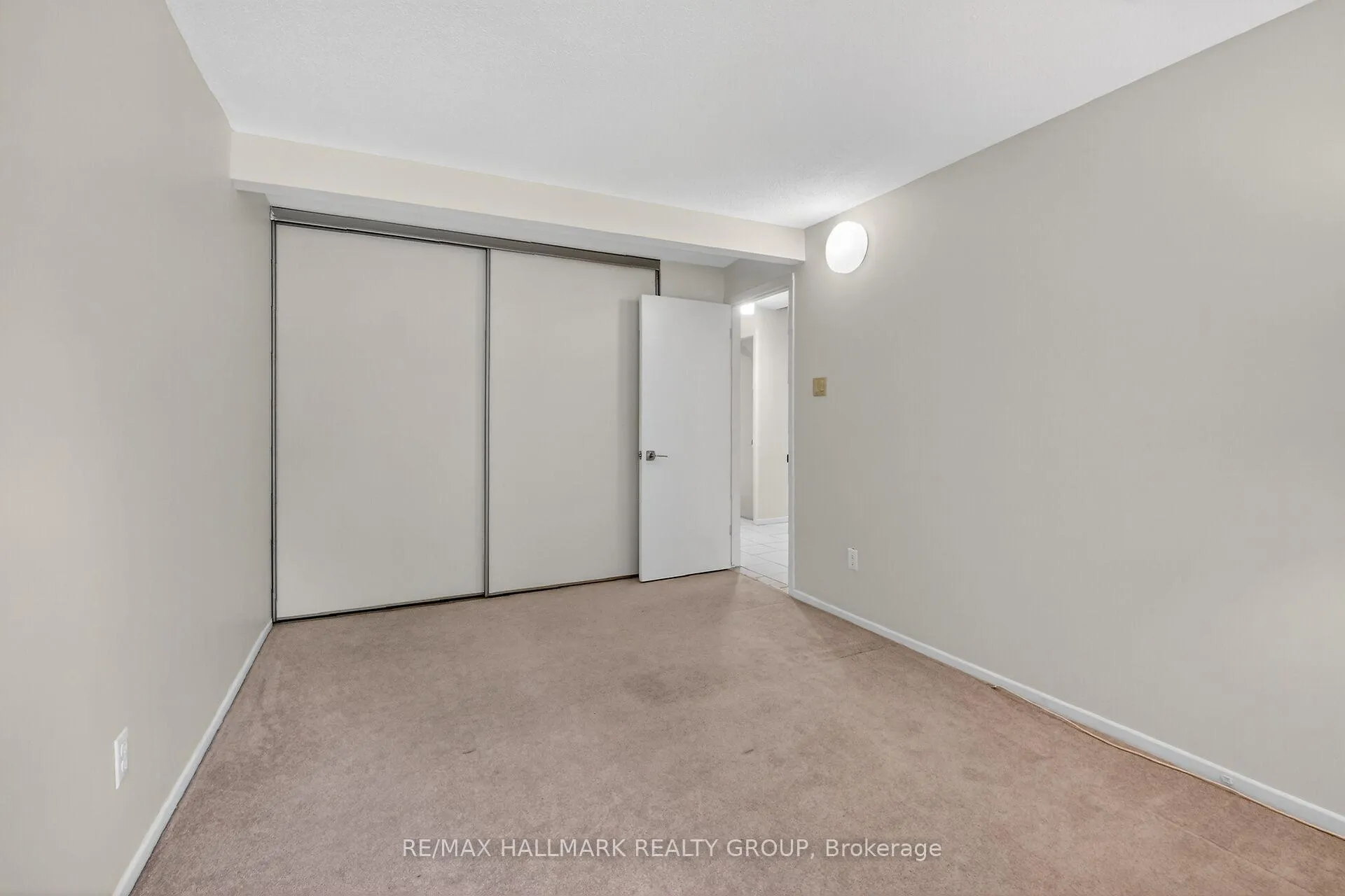 Photo 31 of Unit 13, 1111 Ambleside Drive, Ottawa, Woodroffe — HOMEH