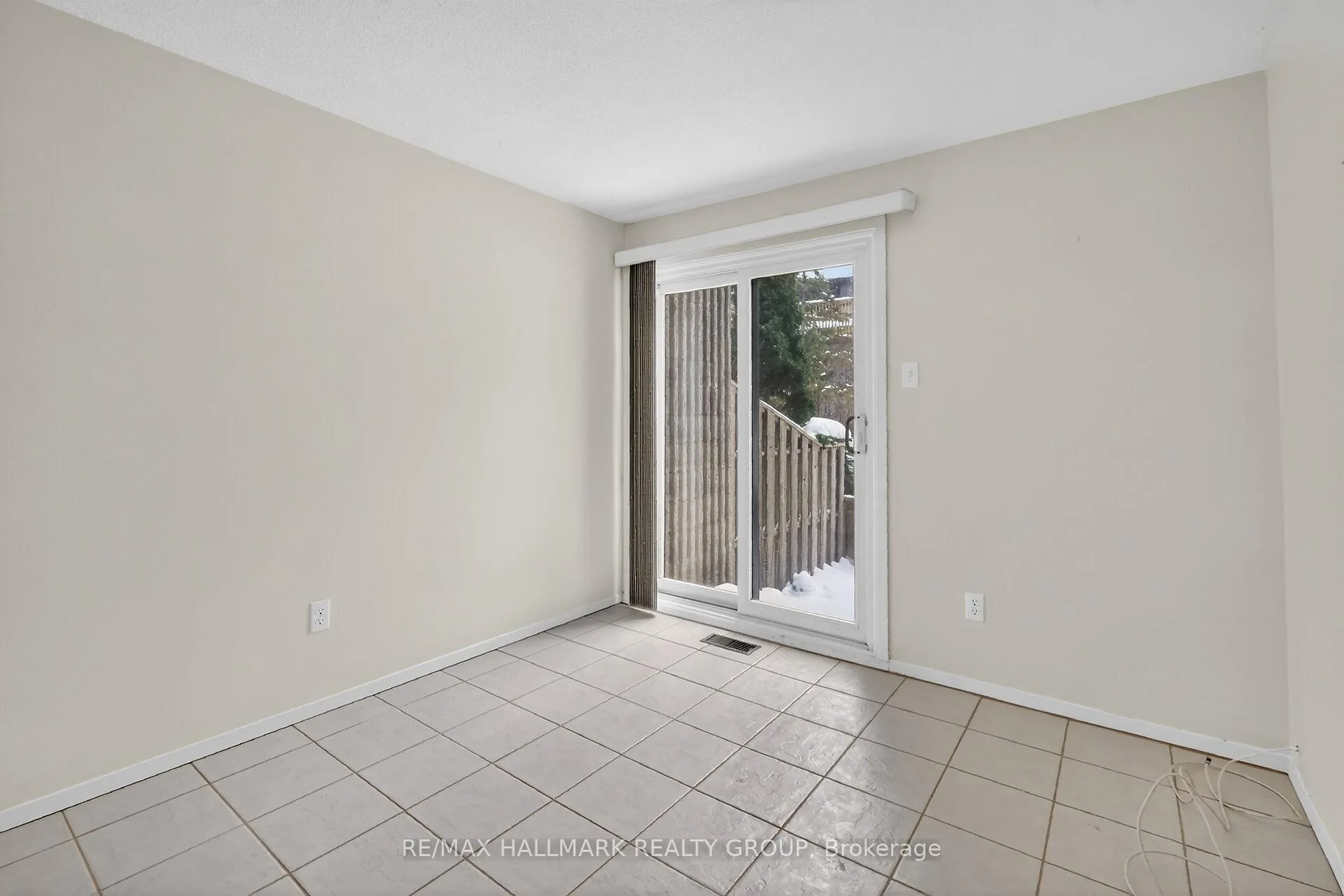 Photo 32 of Unit 13, 1111 Ambleside Drive, Ottawa, Woodroffe — HOMEH