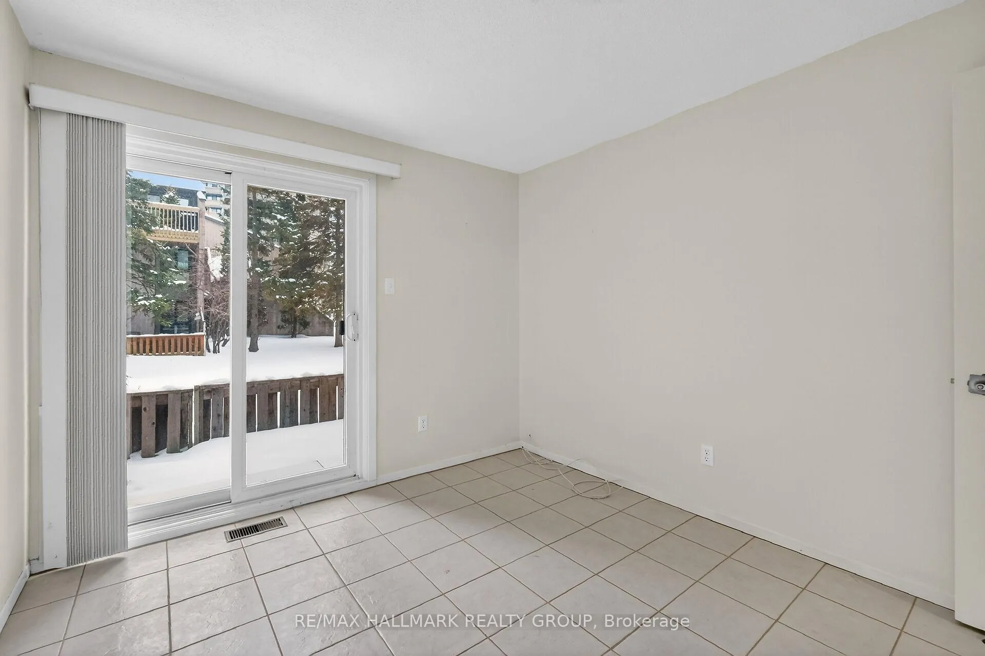 Photo 34 of Unit 13, 1111 Ambleside Drive, Ottawa, Woodroffe — HOMEH