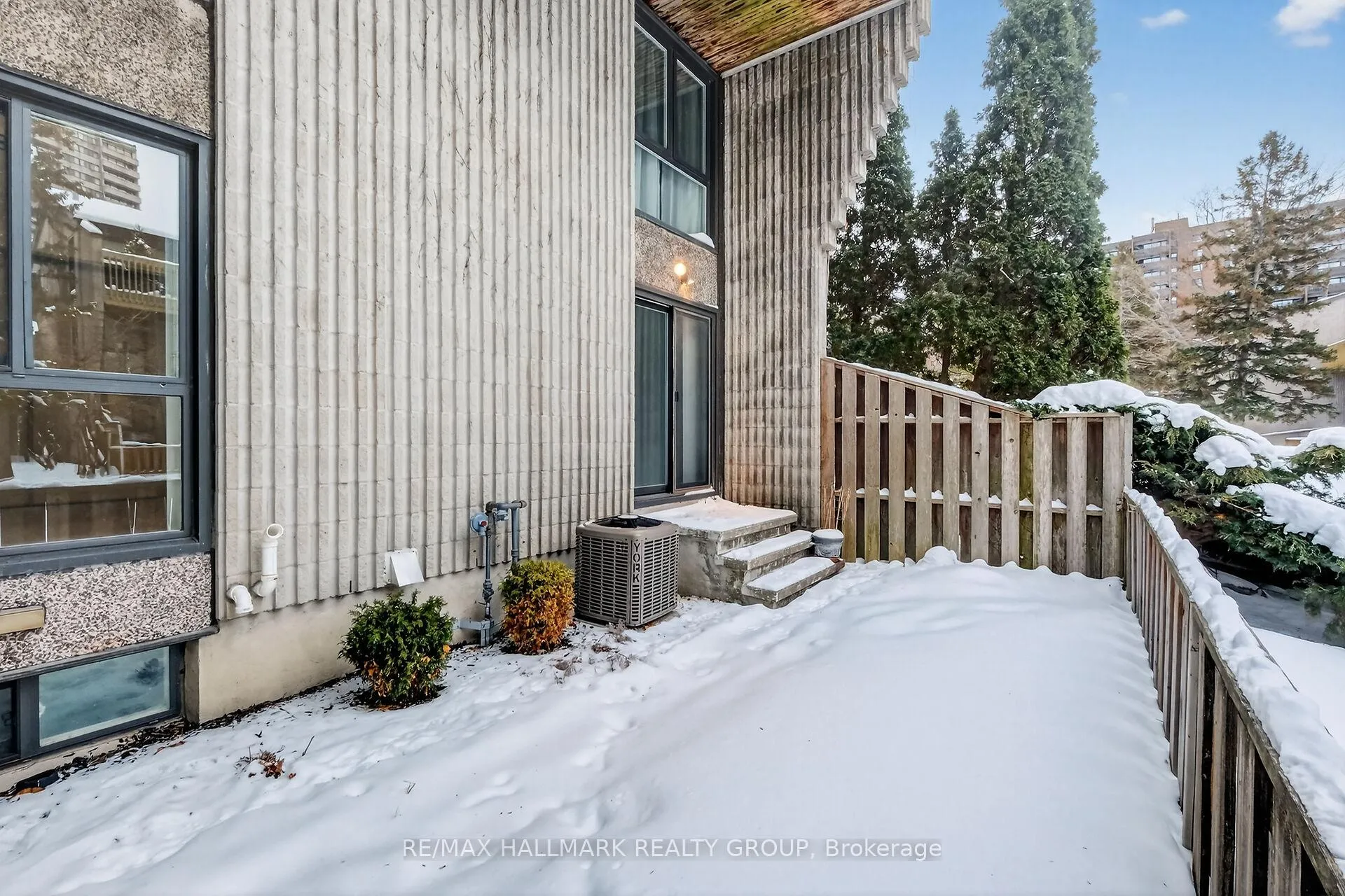 Photo 39 of Unit 13, 1111 Ambleside Drive, Ottawa, Woodroffe — HOMEH