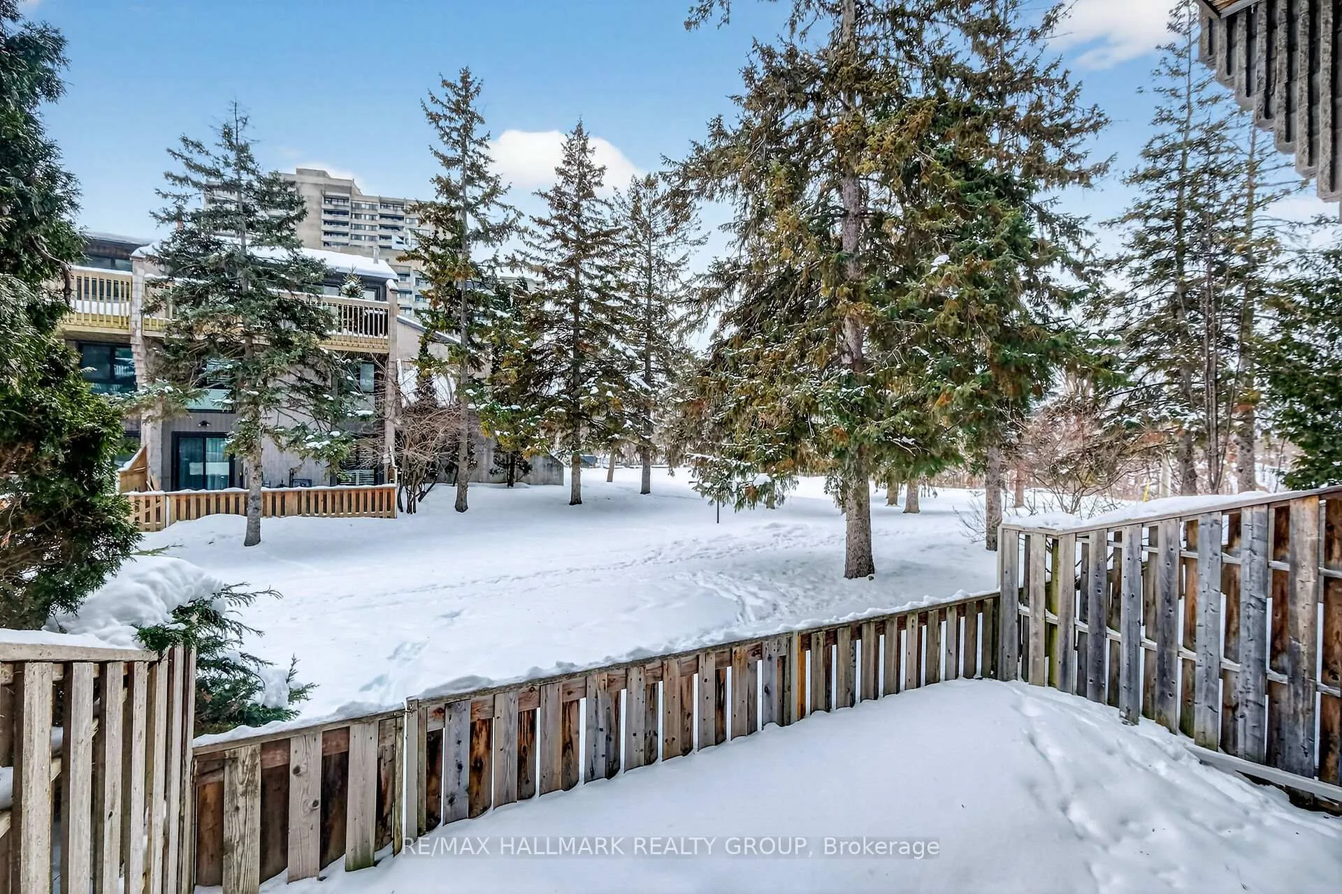 Photo 42 of Unit 13, 1111 Ambleside Drive, Ottawa, Woodroffe — HOMEH