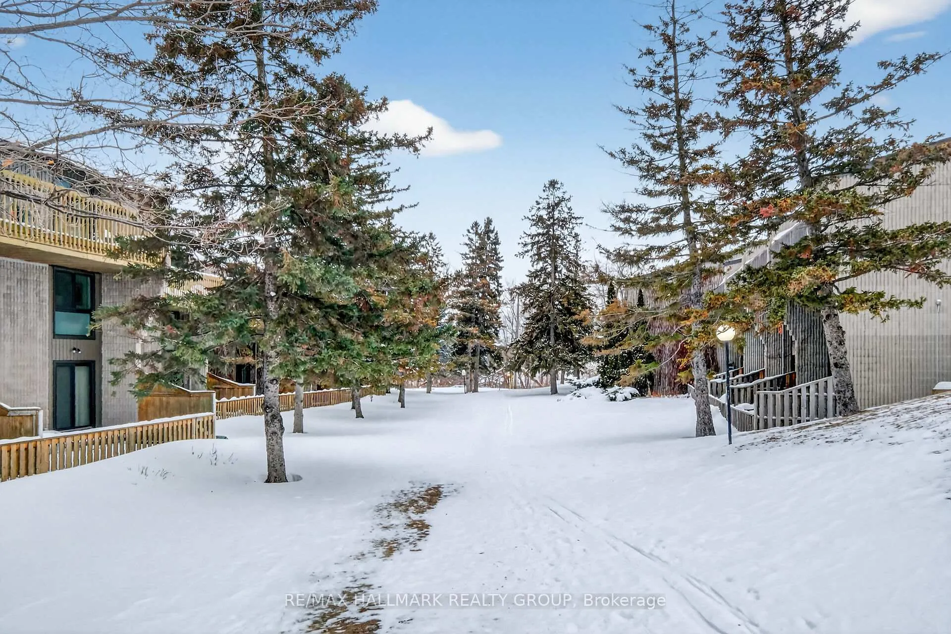 Photo 45 of Unit 13, 1111 Ambleside Drive, Ottawa, Woodroffe — HOMEH