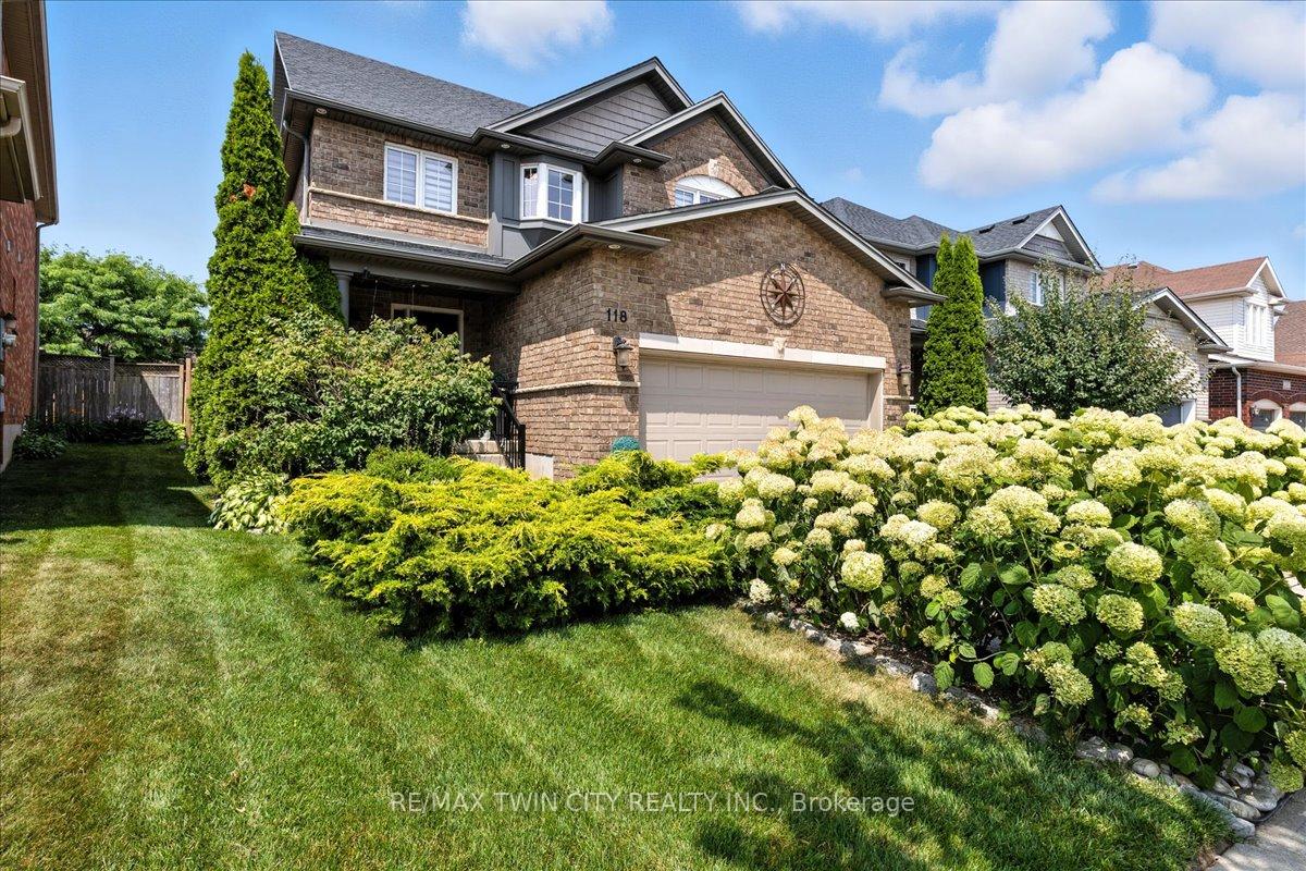 Photo 3 of 118 Banffshire Street, Kitchener, Huron Park — HOMEH