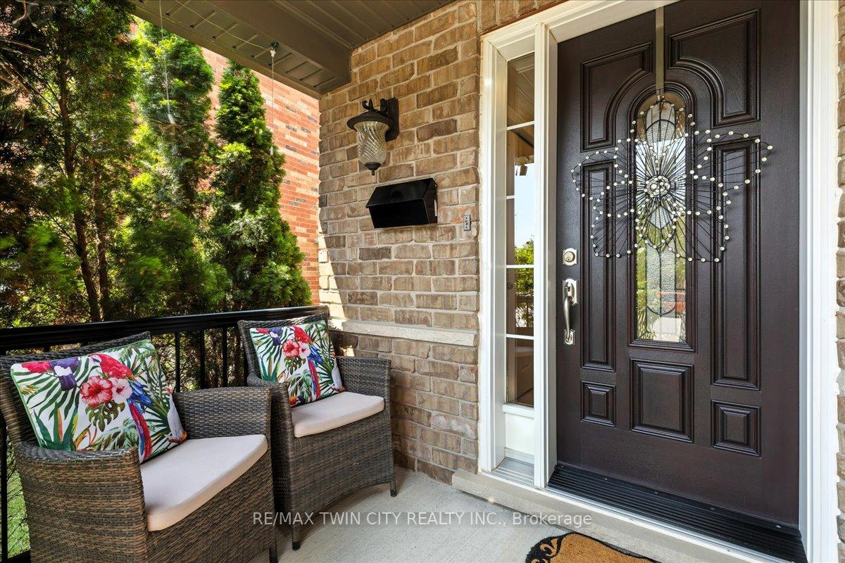 Photo 4 of 118 Banffshire Street, Kitchener, Huron Park — HOMEH