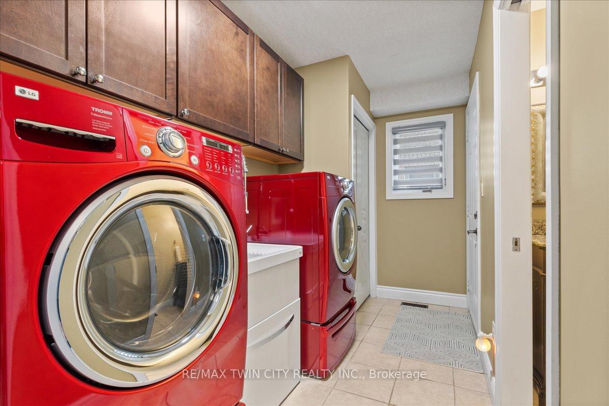 Photo 7 of 118 Banffshire Street, Kitchener, Huron Park — HOMEH