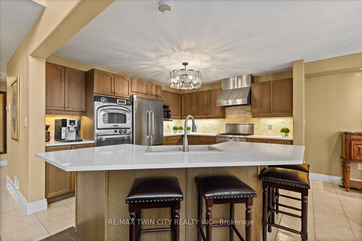 Photo 10 of 118 Banffshire Street, Kitchener, Huron Park — HOMEH