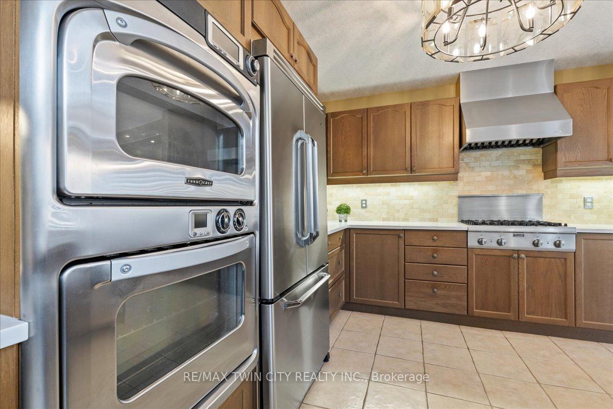 Photo 16 of 118 Banffshire Street, Kitchener, Huron Park — HOMEH