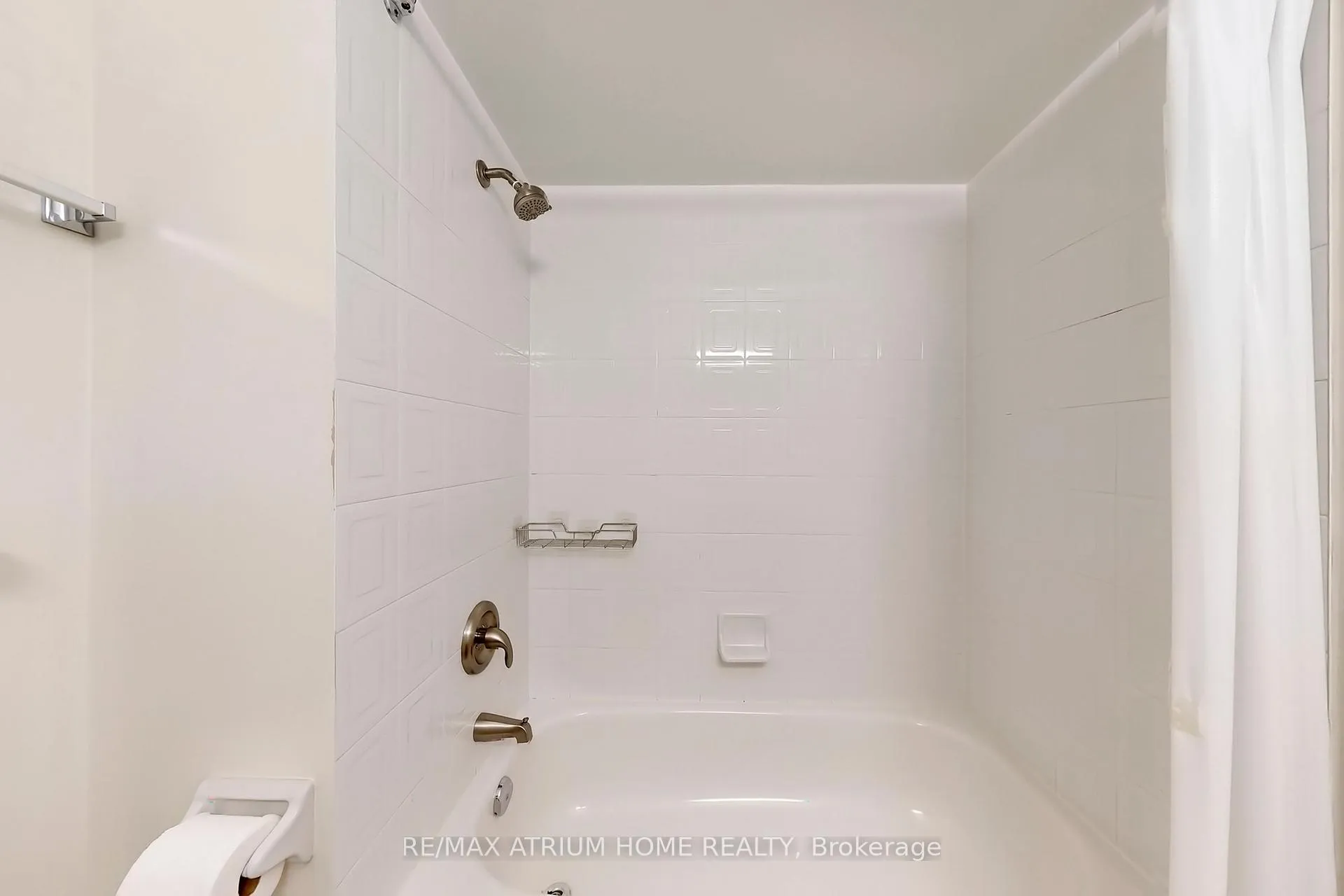 Photo 42 of 24 Castle Green Drive, Whitby, Rolling Acres — HOMEH