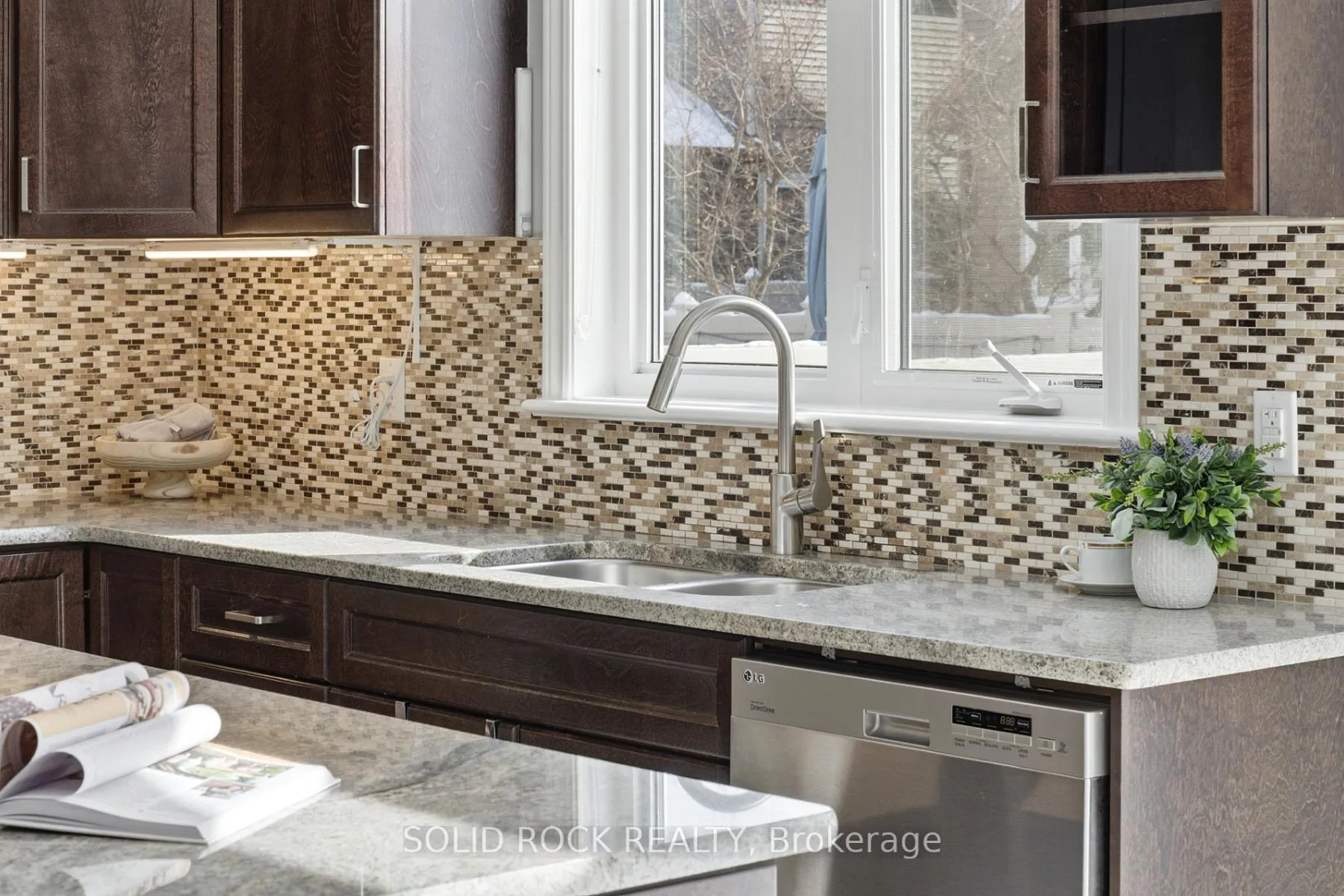 Photo 17 of 520 Elm Park Avenue, Ottawa, Barrhaven - Longfields — HOMEH