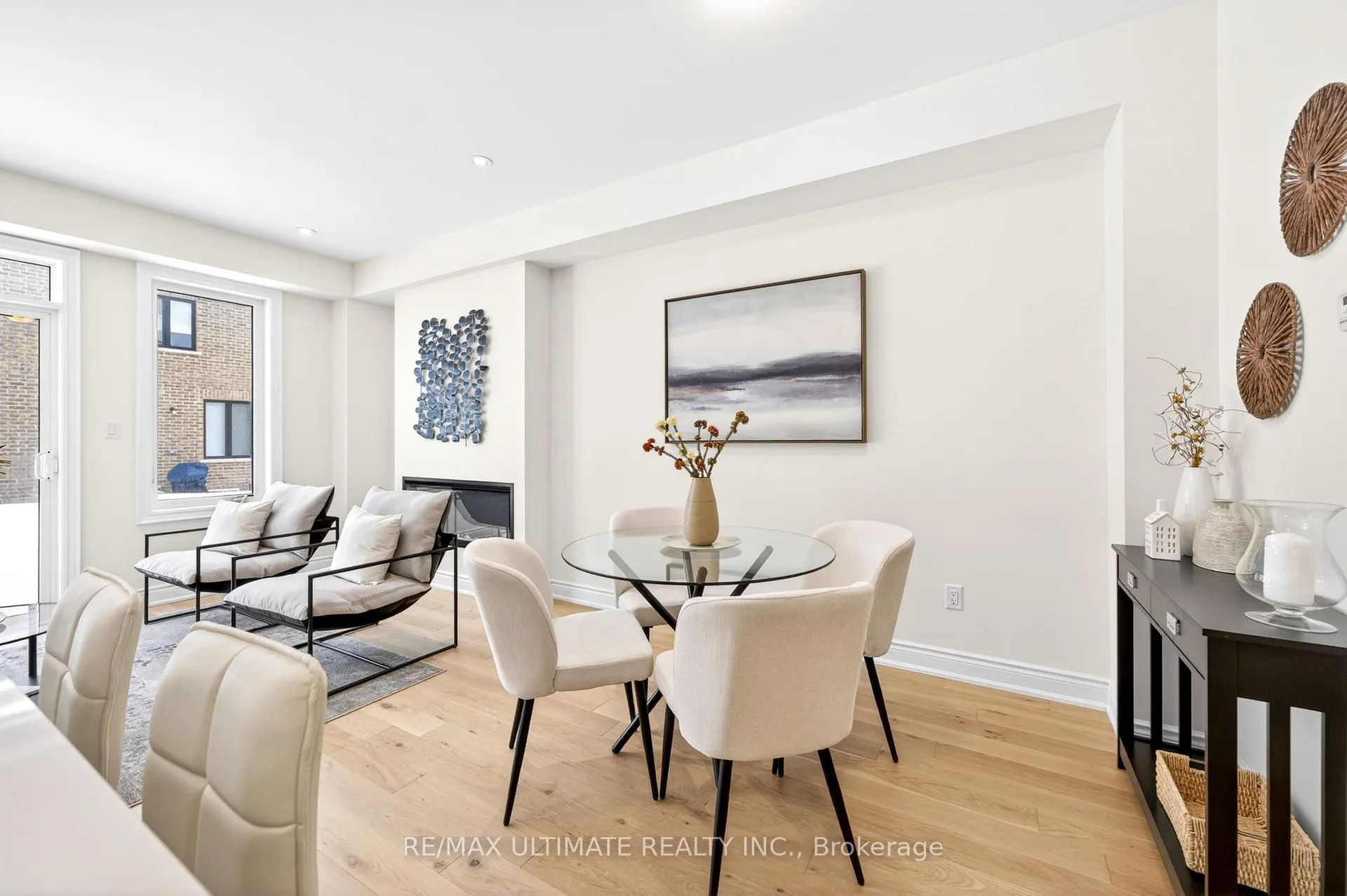 Photo 9 of 16 Singhampton Road, Vaughan, Kleinburg — HOMEH