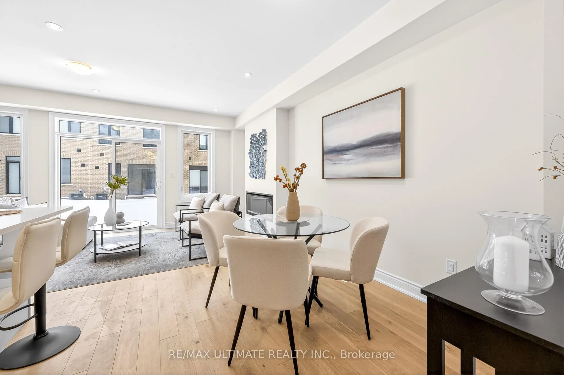 Photo 12 of 16 Singhampton Road, Vaughan, Kleinburg — HOMEH