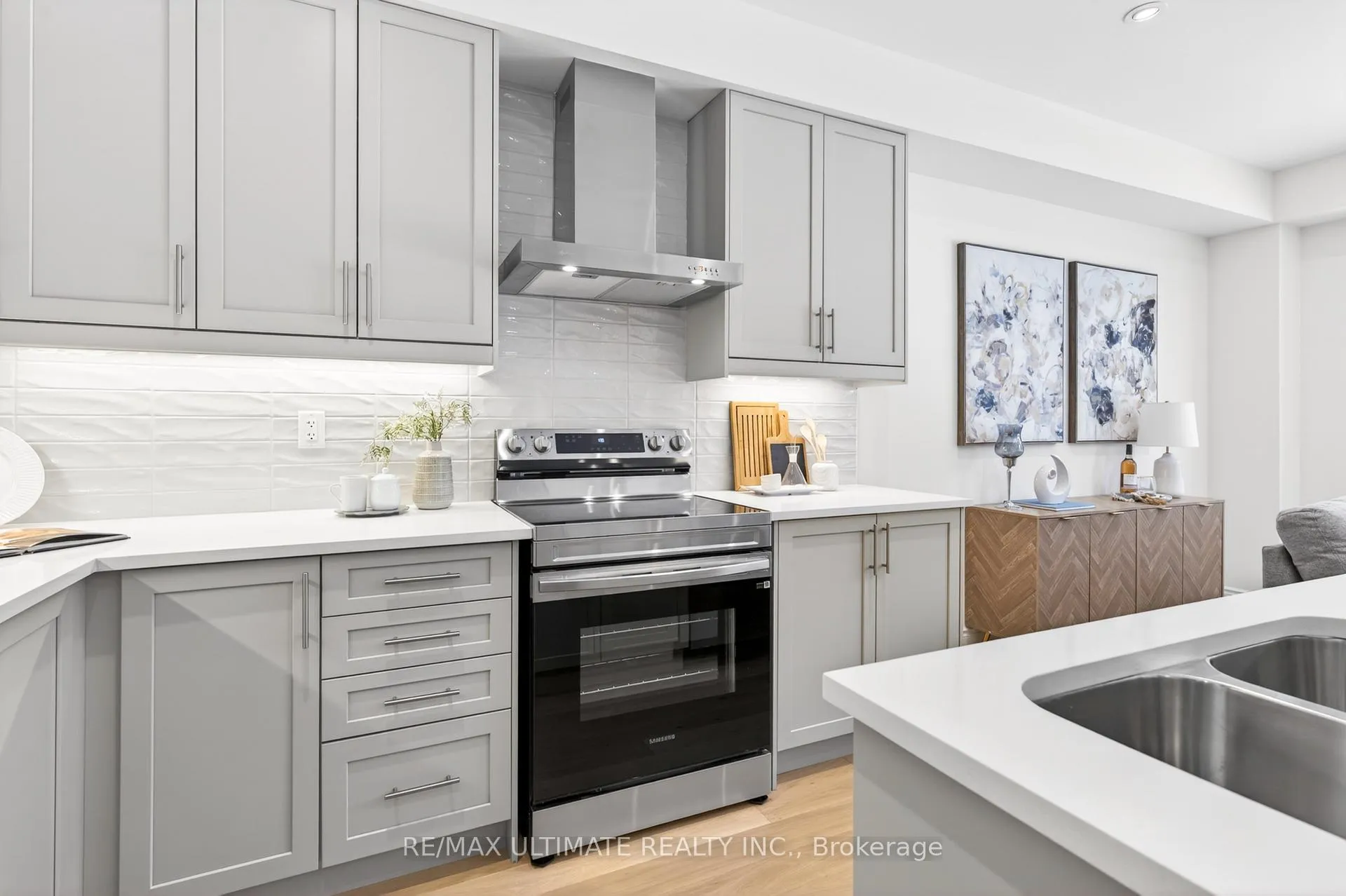Photo 13 of 16 Singhampton Road, Vaughan, Kleinburg — HOMEH