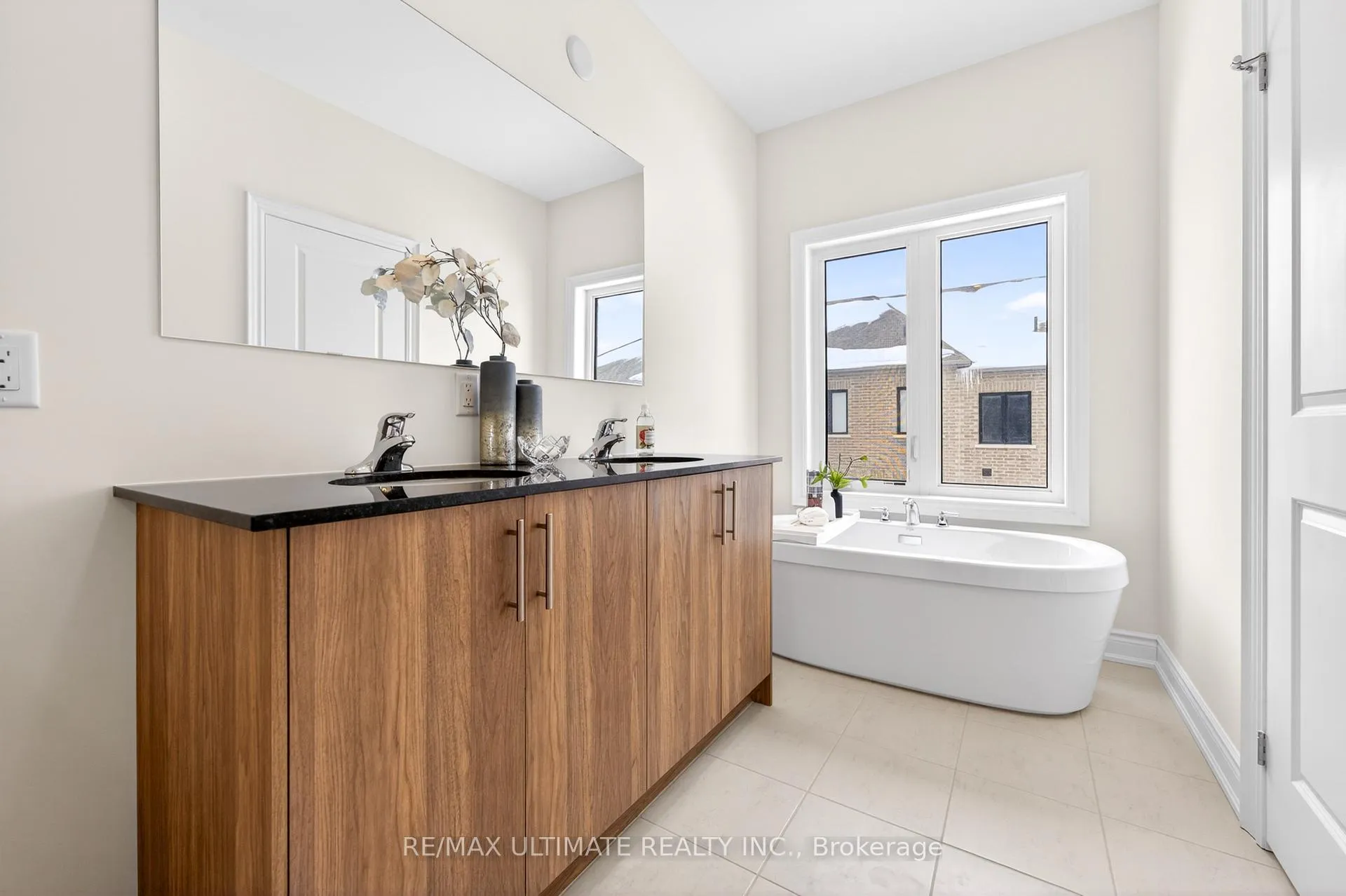 Photo 30 of 16 Singhampton Road, Vaughan, Kleinburg — HOMEH