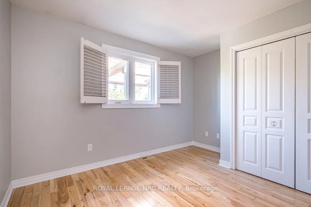 Photo 13 of 8071 Costabile Drive, Niagara Falls, Ascot — HOMEH