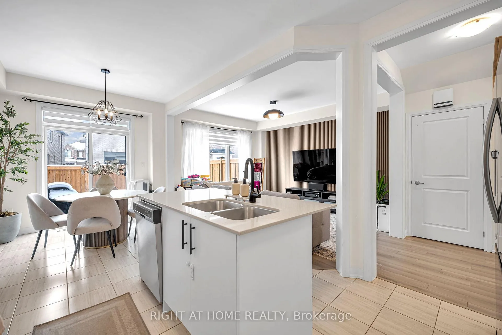 Photo 13 of 132 Ogston Crescent, Whitby, Rural Whitby — HOMEH