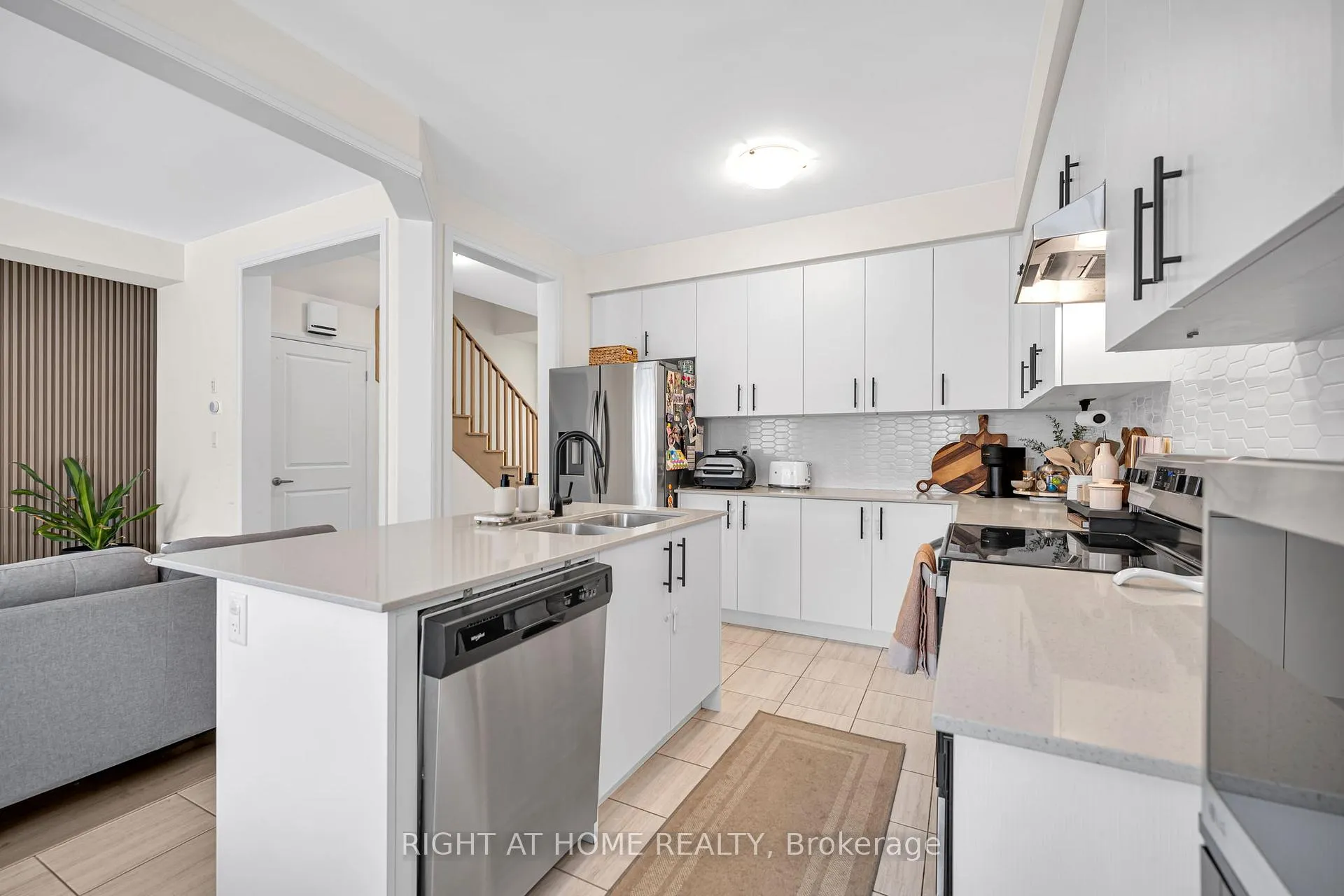 Photo 15 of 132 Ogston Crescent, Whitby, Rural Whitby — HOMEH