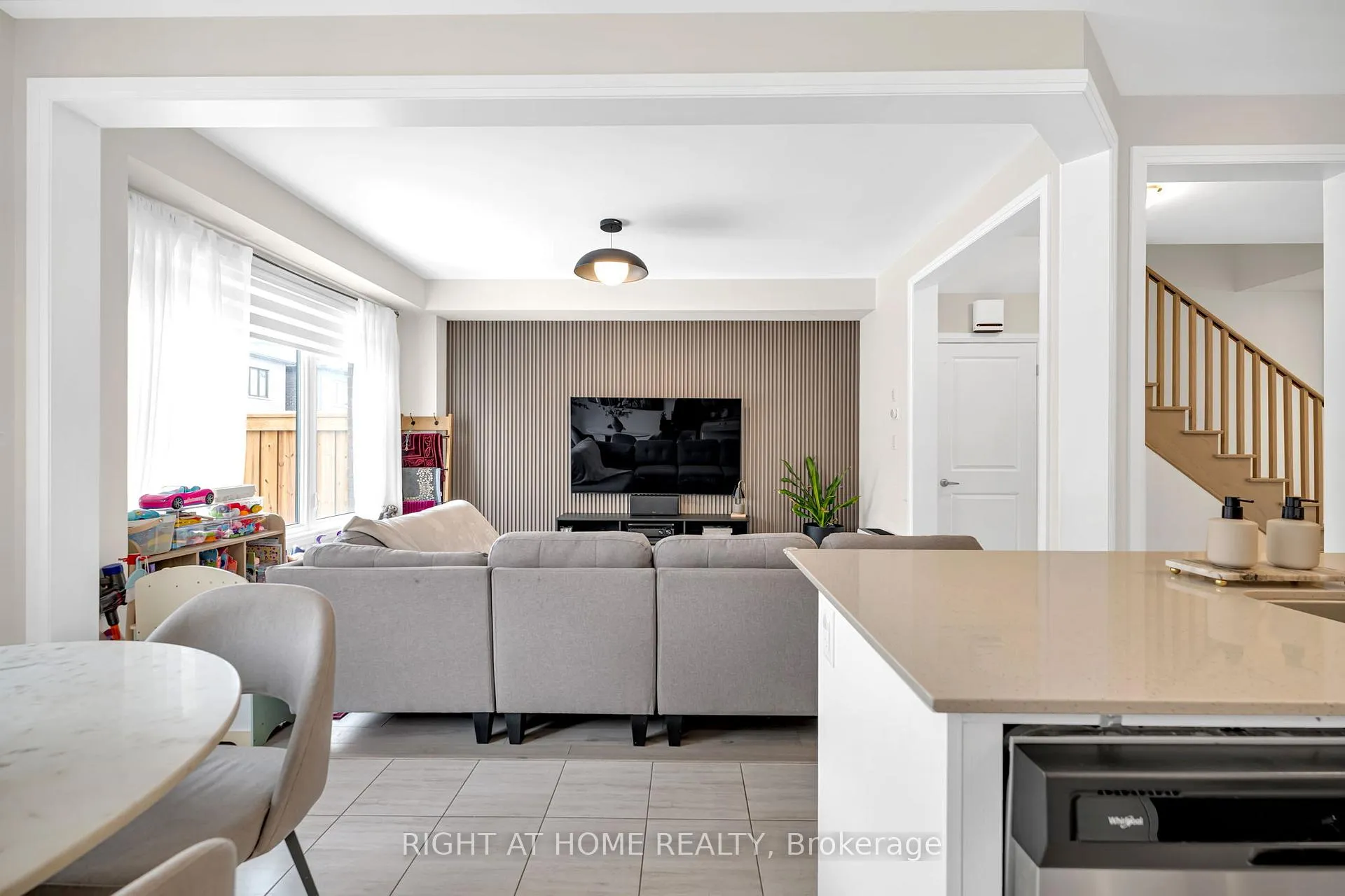 Photo 17 of 132 Ogston Crescent, Whitby, Rural Whitby — HOMEH