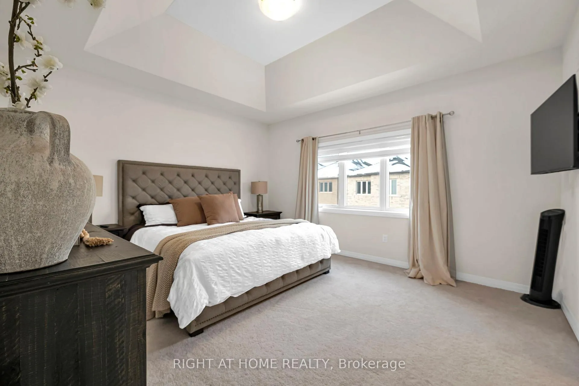 Photo 21 of 132 Ogston Crescent, Whitby, Rural Whitby — HOMEH