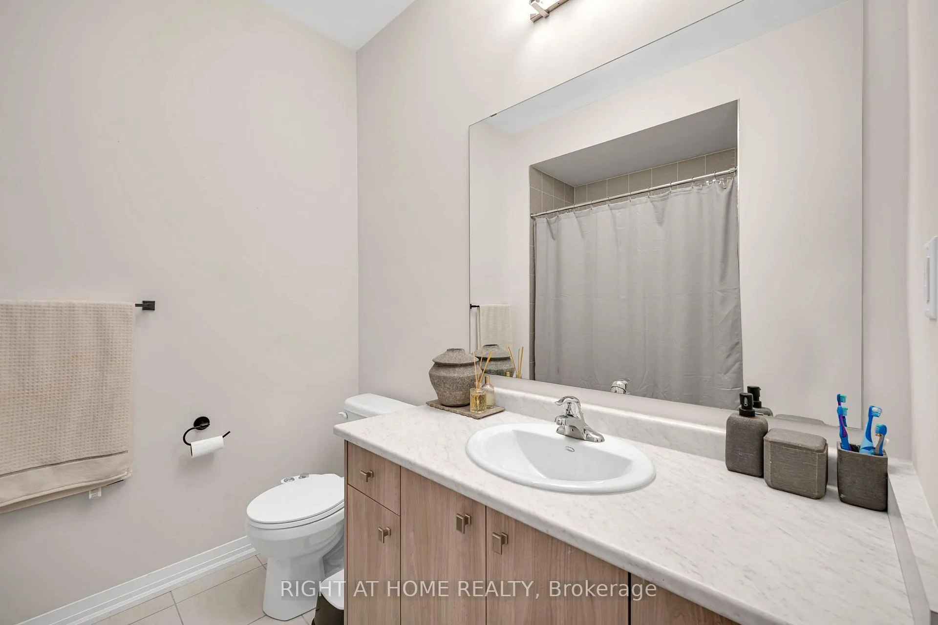 Photo 27 of 132 Ogston Crescent, Whitby, Rural Whitby — HOMEH