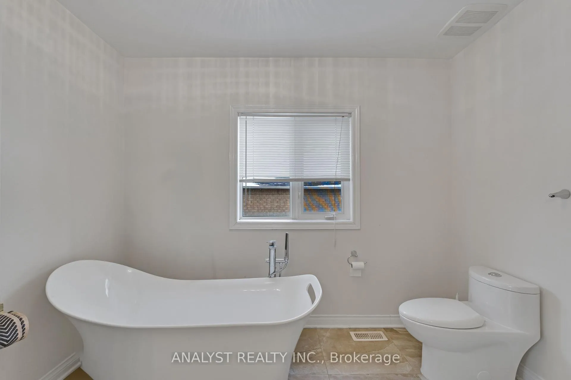 Photo 26 of 43 Carstad Crescent, Vaughan, Islington Woods — HOMEH