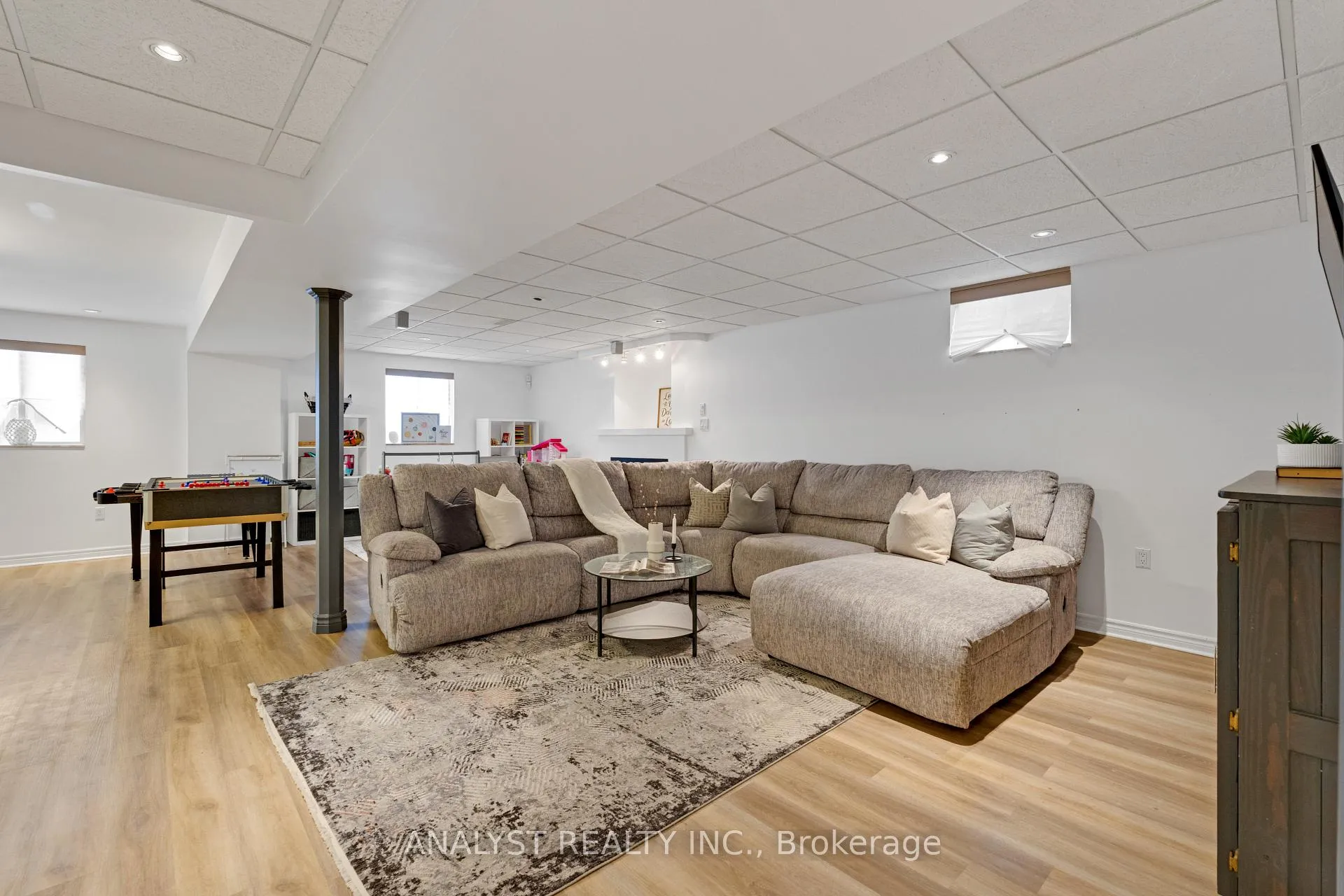 Photo 33 of 43 Carstad Crescent, Vaughan, Islington Woods — HOMEH