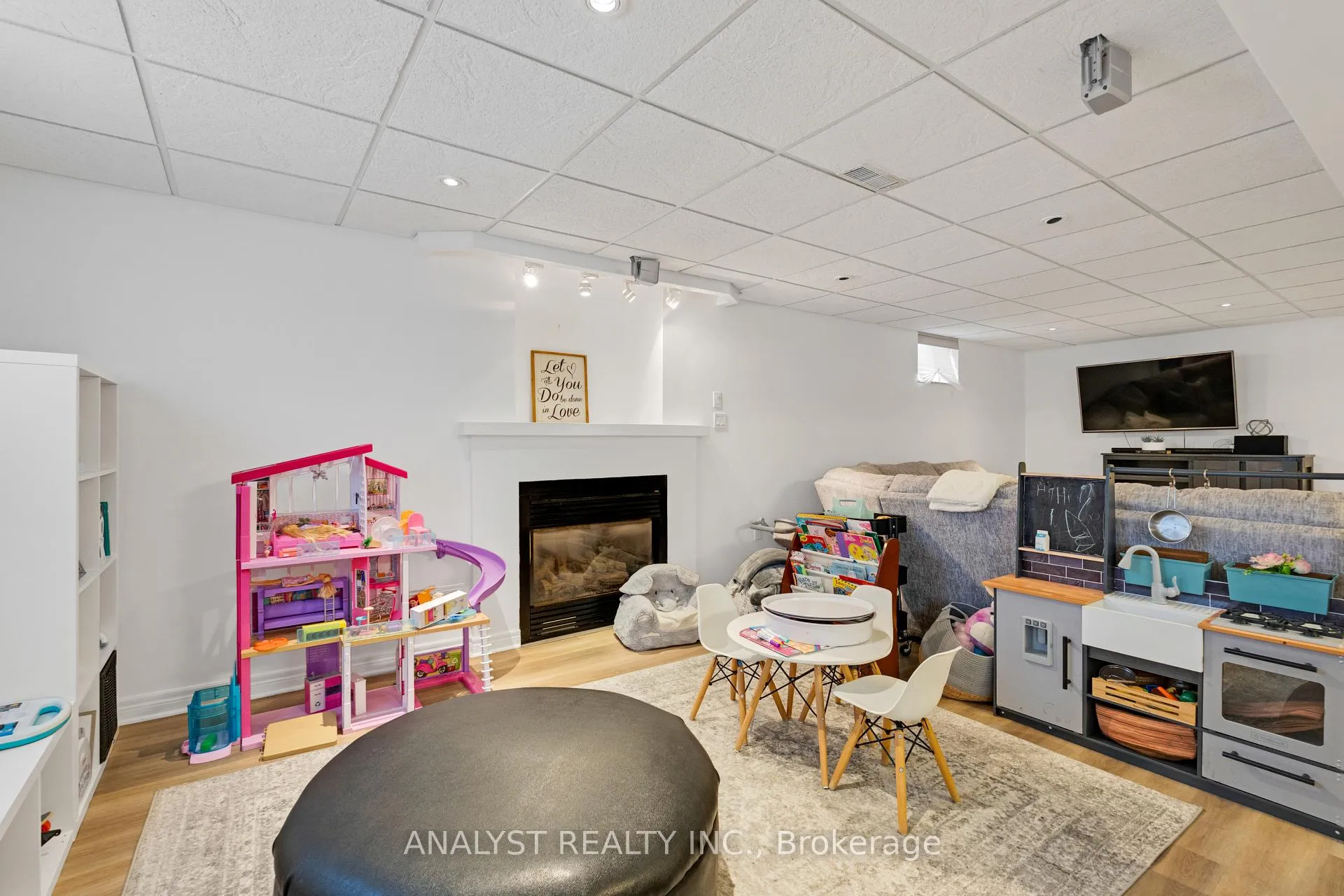 Photo 35 of 43 Carstad Crescent, Vaughan, Islington Woods — HOMEH
