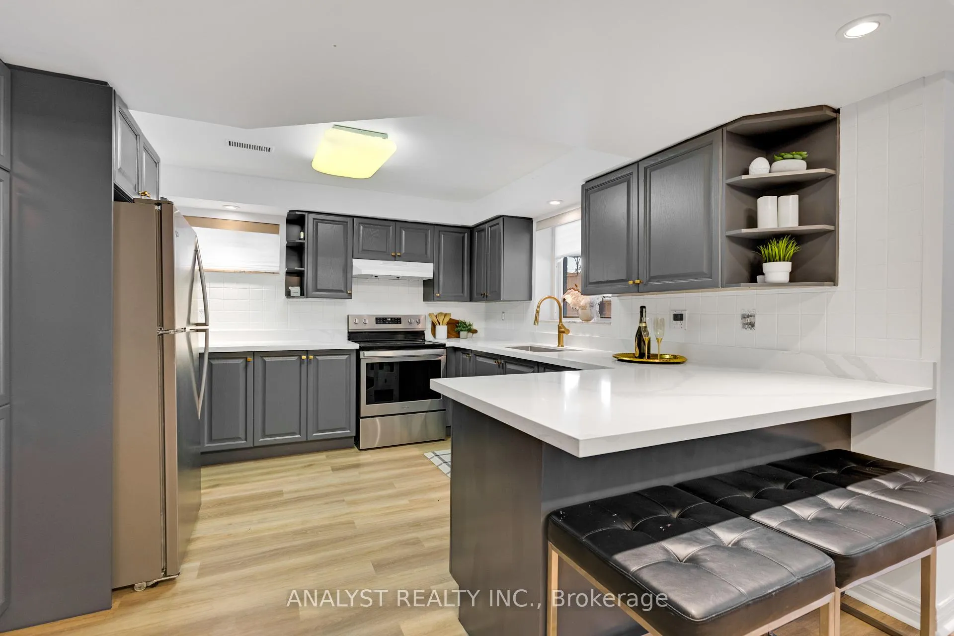 Photo 37 of 43 Carstad Crescent, Vaughan, Islington Woods — HOMEH