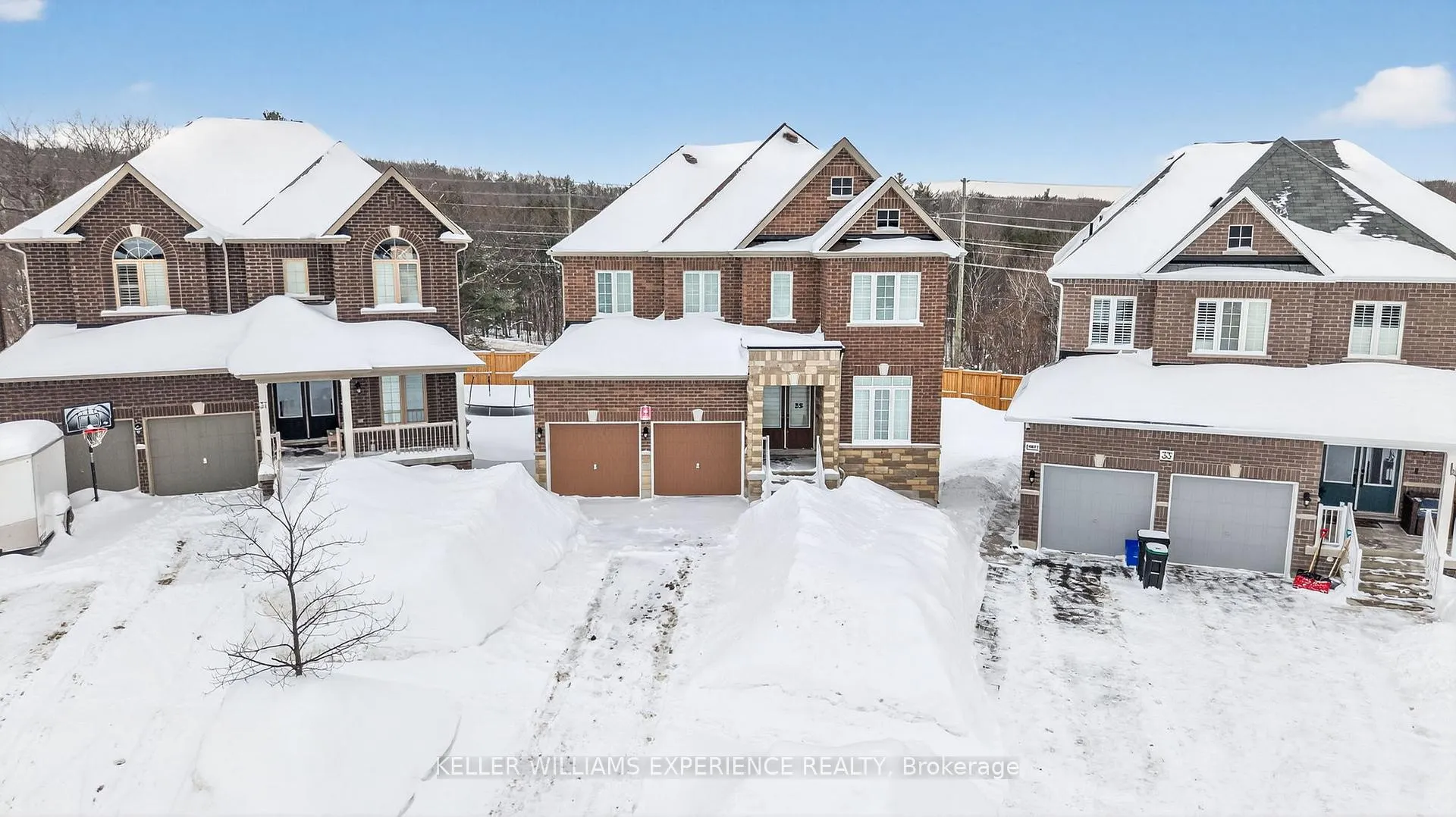 Photo 3 of 35 Muirfield Drive, Barrie, Holly — HOMEH