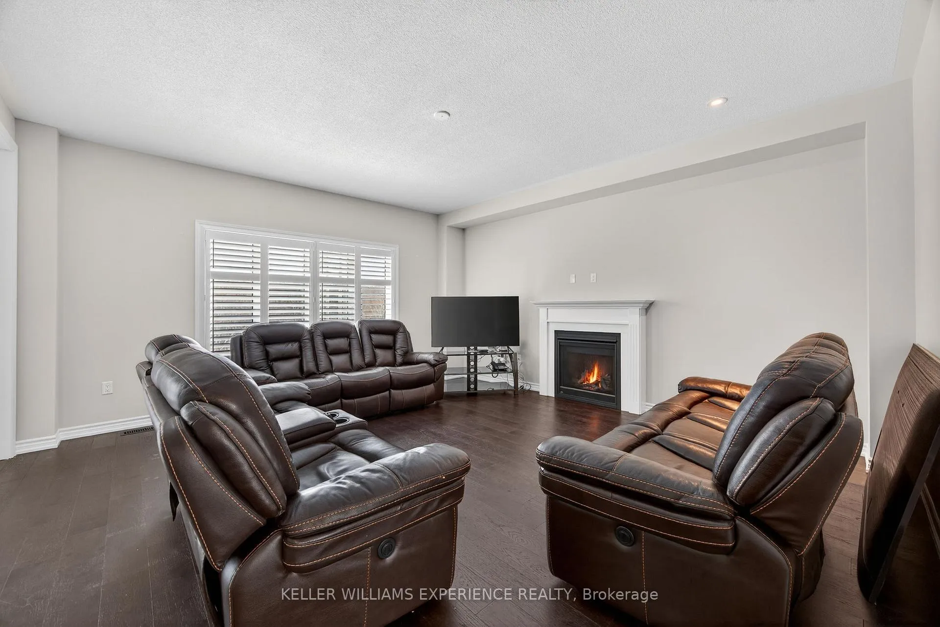 Photo 10 of 35 Muirfield Drive, Barrie, Holly — HOMEH