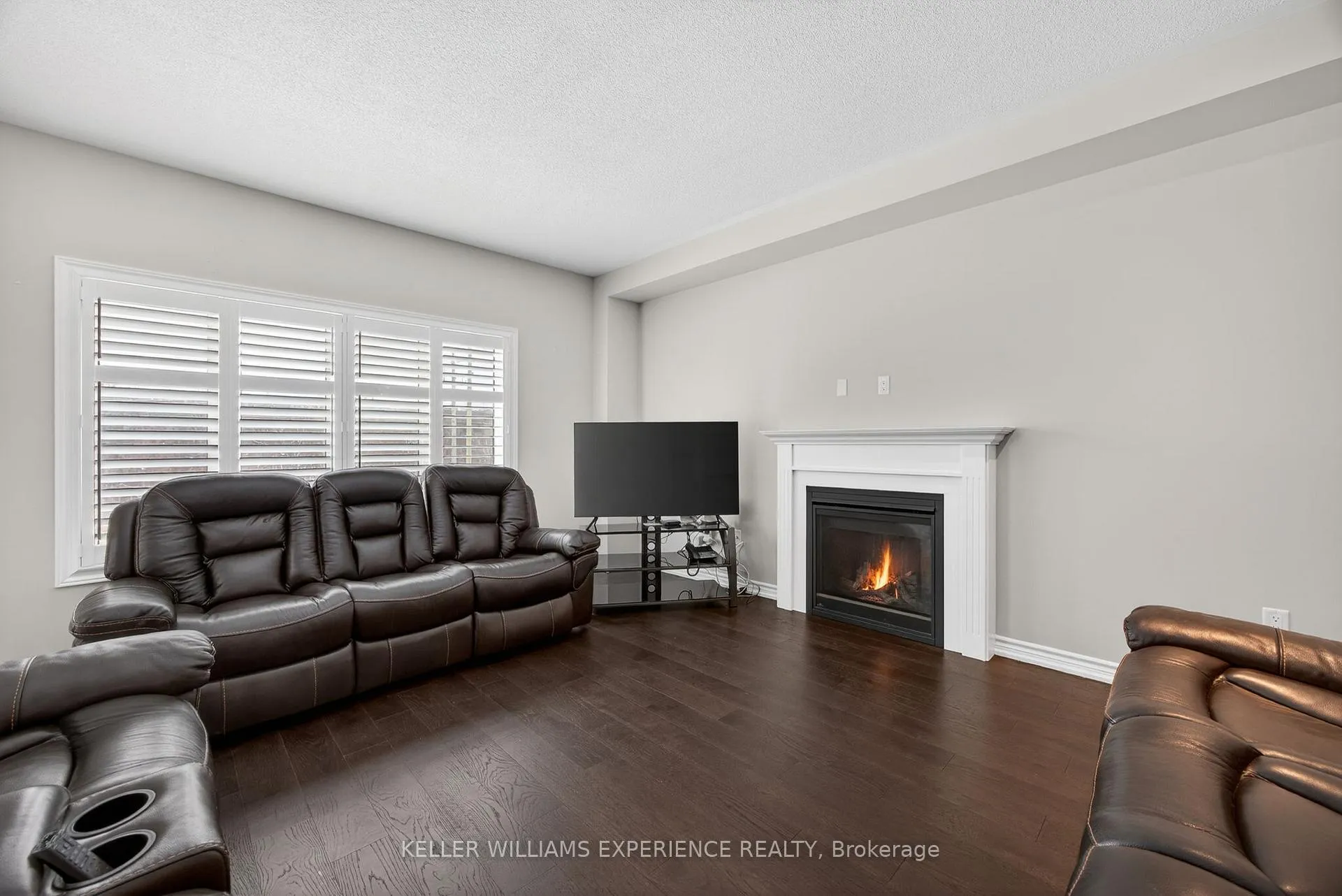 Photo 11 of 35 Muirfield Drive, Barrie, Holly — HOMEH