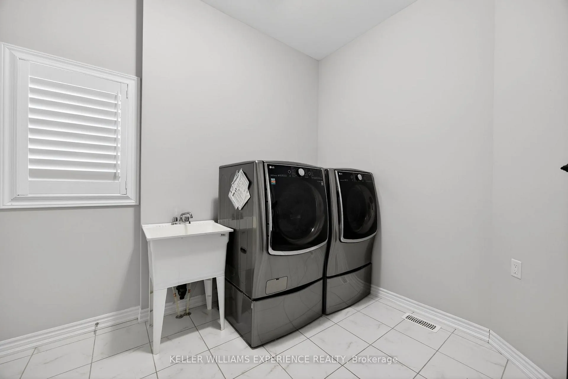 Photo 26 of 35 Muirfield Drive, Barrie, Holly — HOMEH