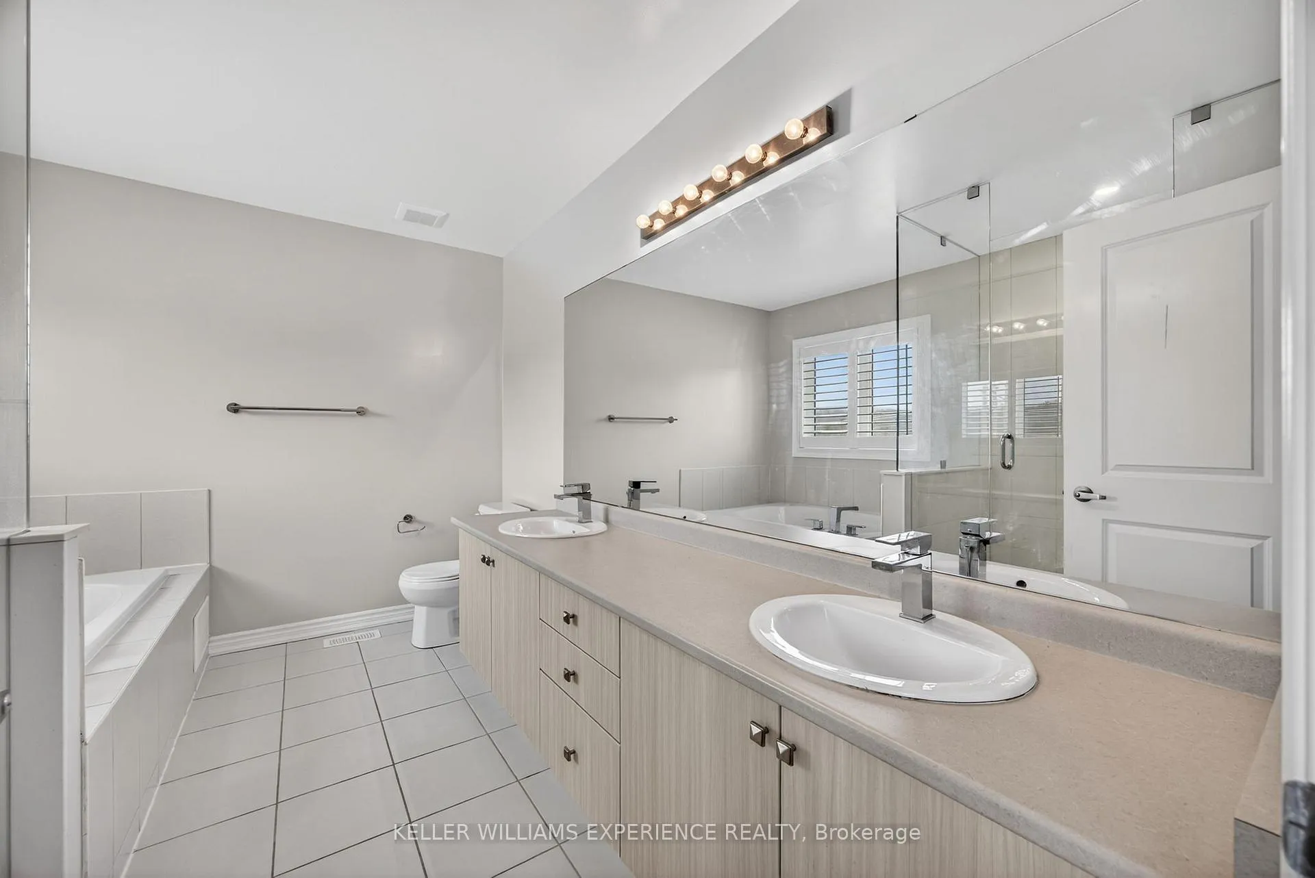 Photo 34 of 35 Muirfield Drive, Barrie, Holly — HOMEH