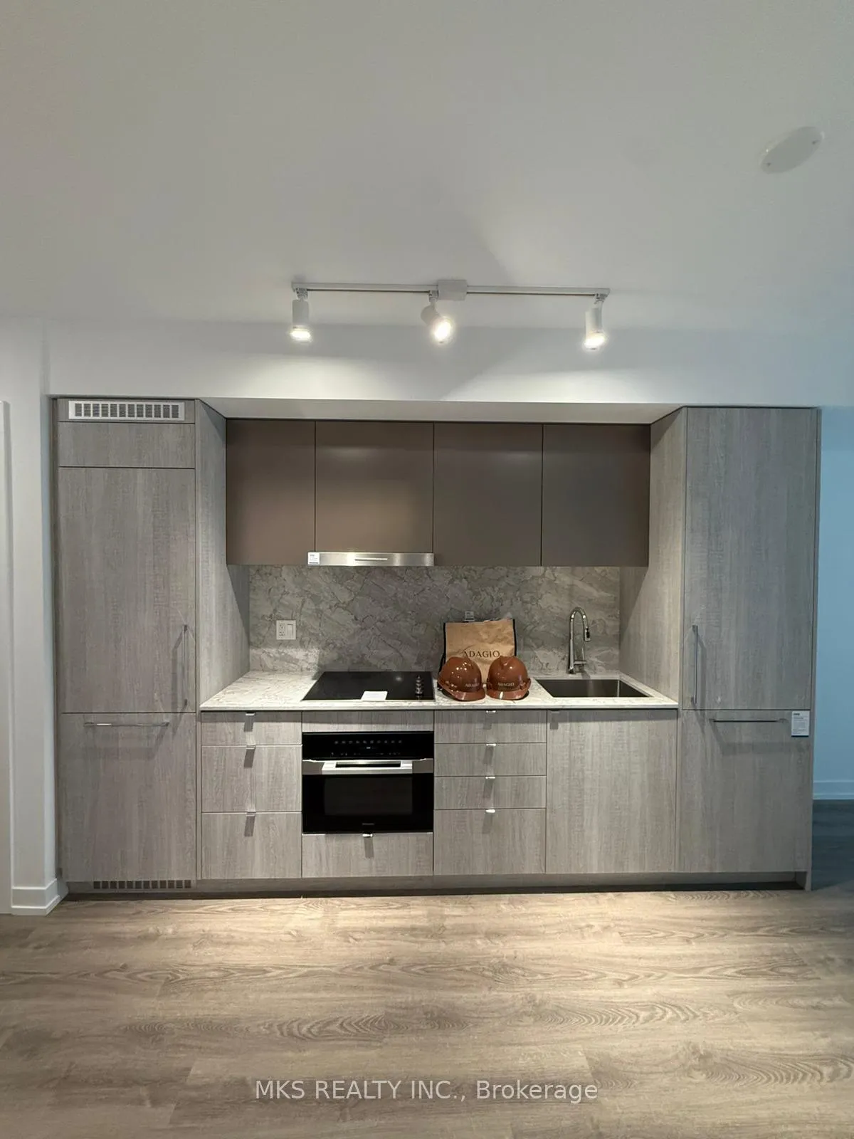 Photo 7 of Unit 1102, 771 Yonge Street, Toronto, The Annex — HOMEH