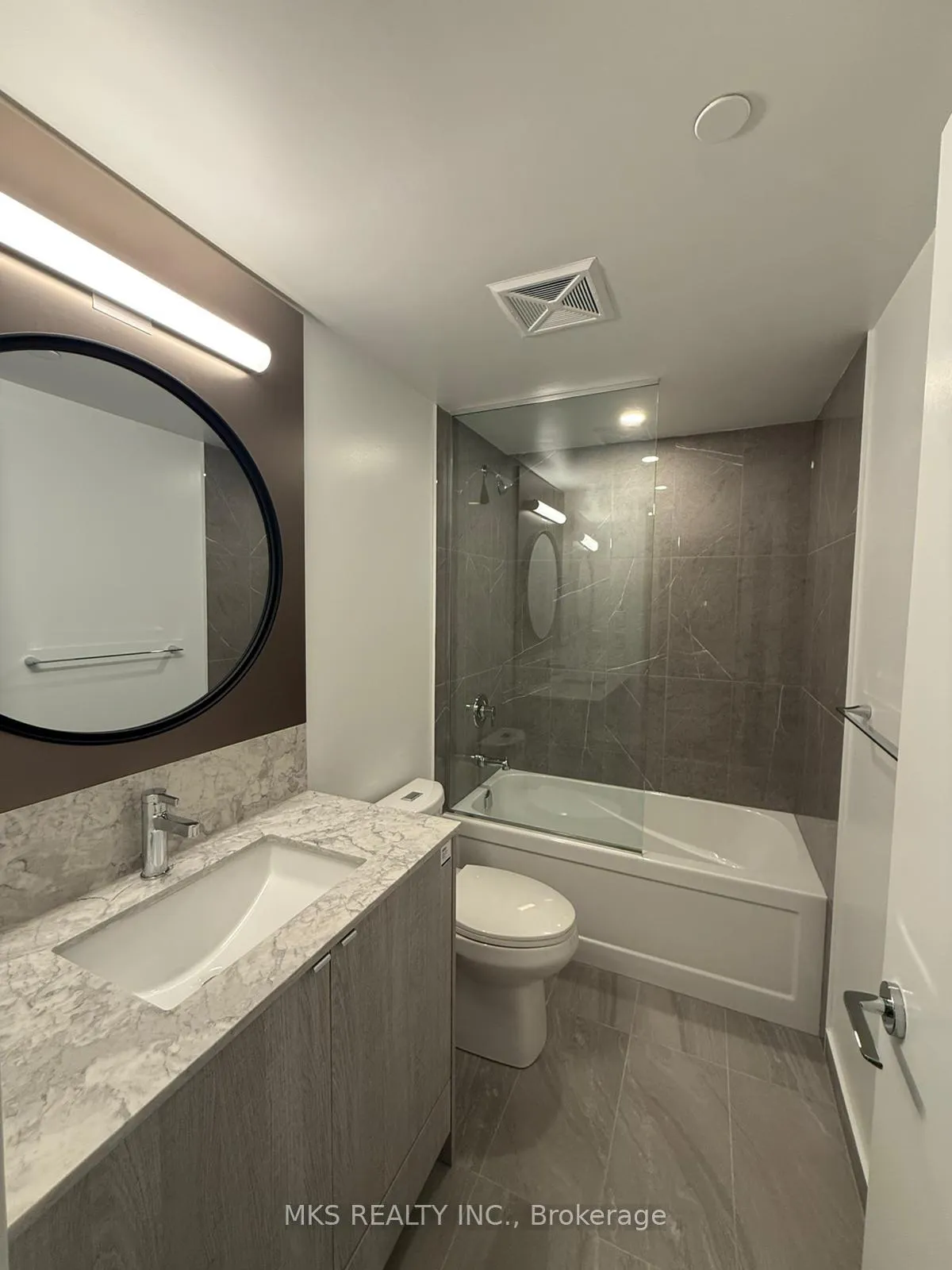 Photo 8 of Unit 1102, 771 Yonge Street, Toronto, The Annex — HOMEH