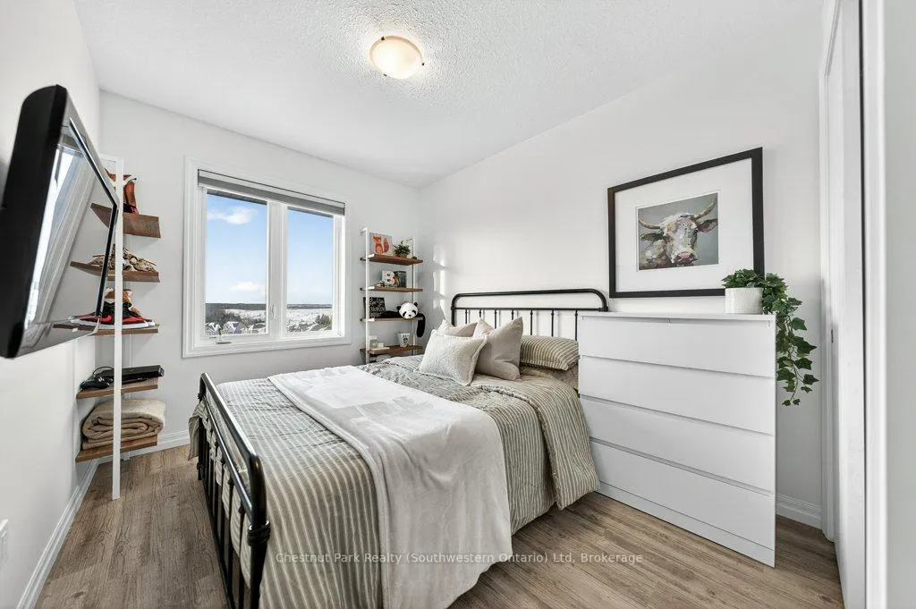 Photo 5 of Unit 401, 108 Summit Ridge Drive, Guelph, Grange Road — HOMEH