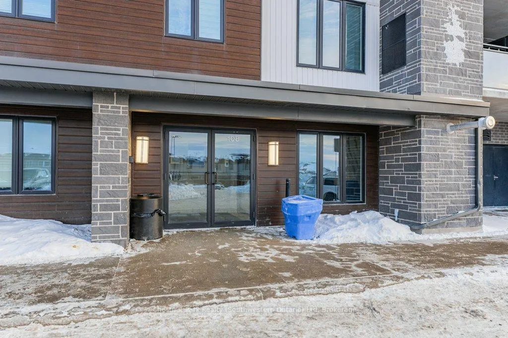 Photo 12 of Unit 401, 108 Summit Ridge Drive, Guelph, Grange Road — HOMEH