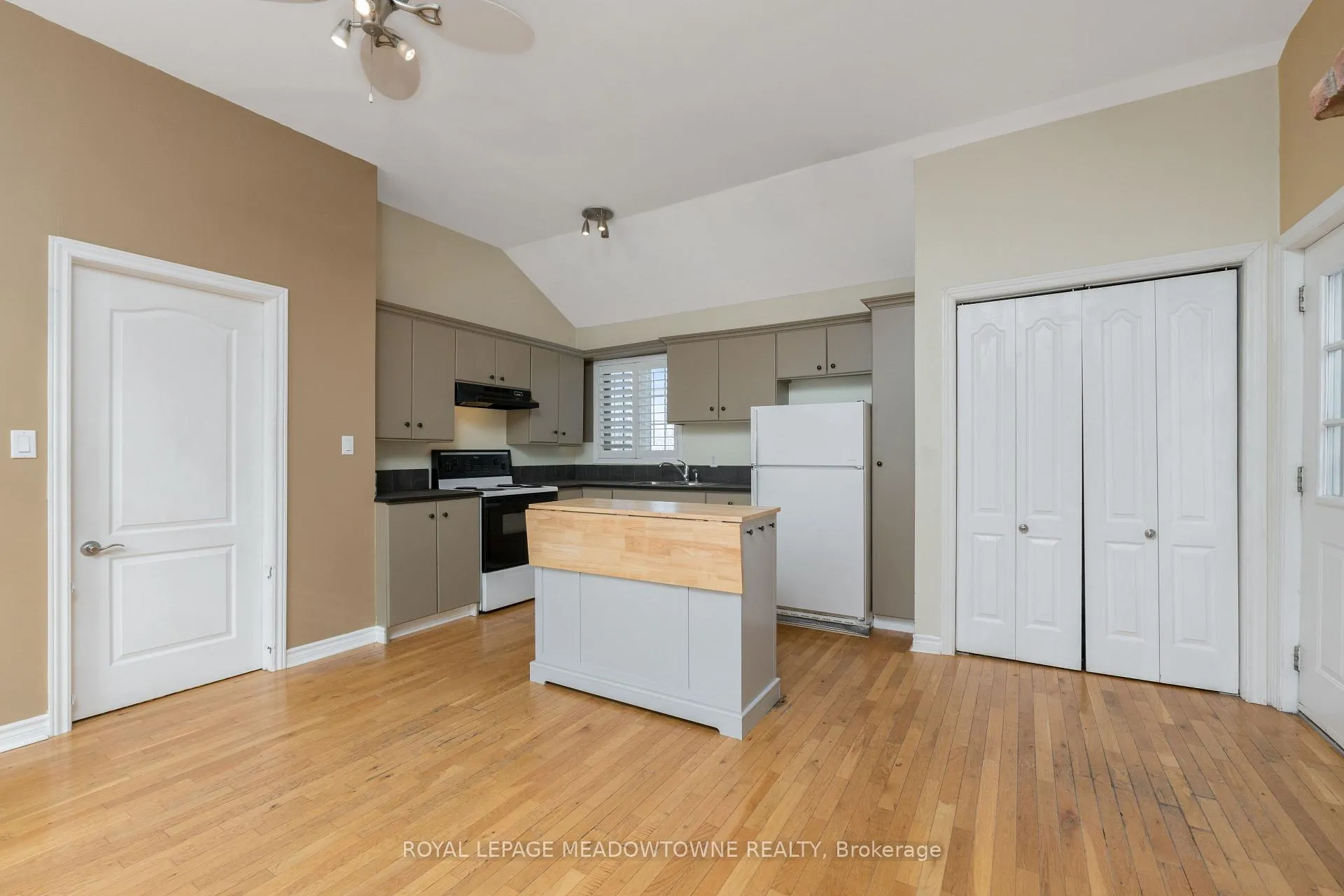 Photo 6 of Unit Upper Unit, 12 Station Street, Erin, Rural Erin — HOMEH