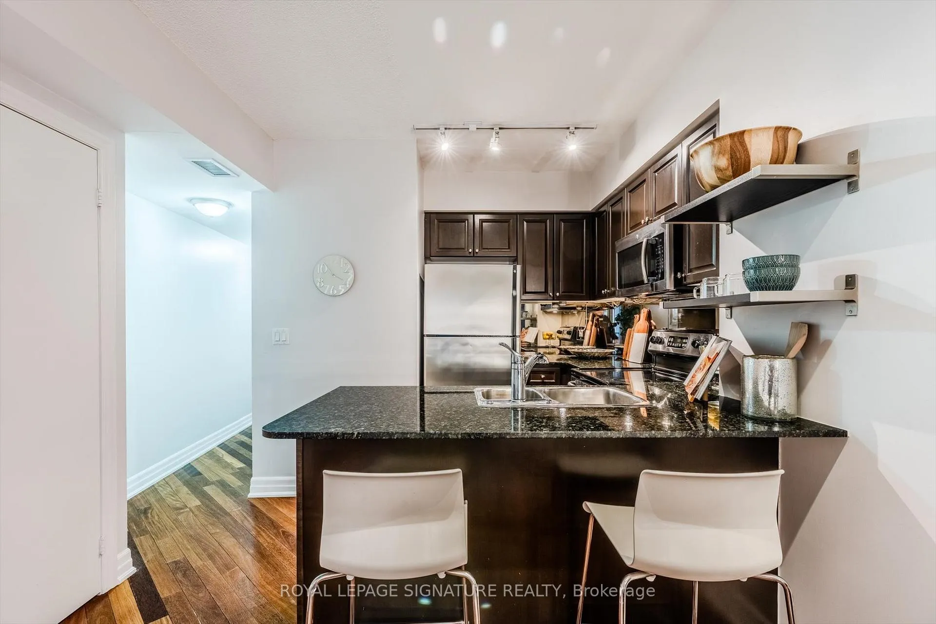 Photo 10 of Unit 709, 8 Scollard Street, Toronto, The Annex — HOMEH