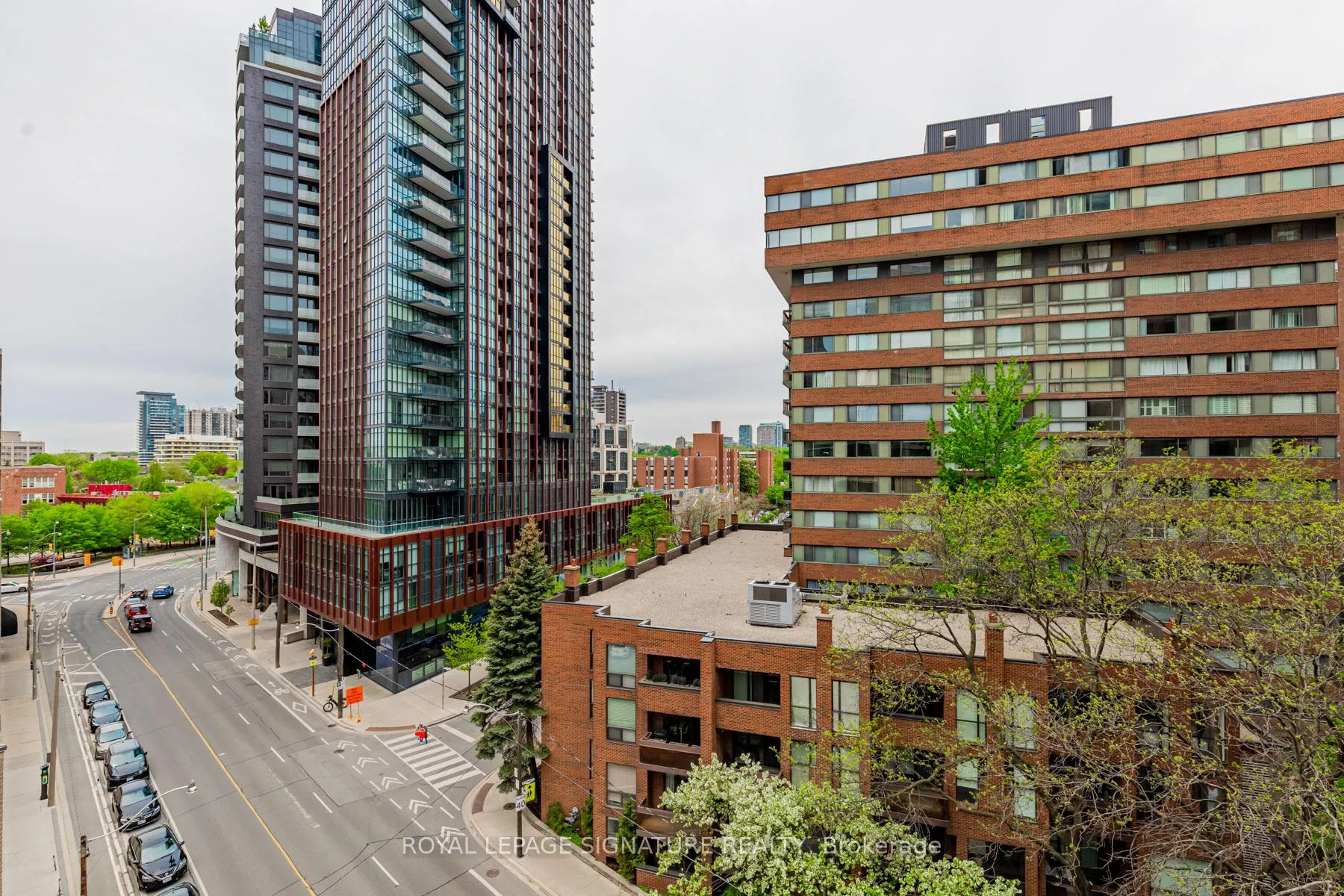 Photo 16 of Unit 709, 8 Scollard Street, Toronto, The Annex — HOMEH