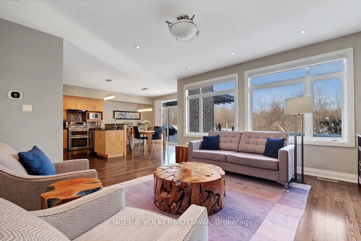 Photo 10 of 3681 Eureka Avenue E, Ottawa, Blossom Park/Leitrim — HOMEH
