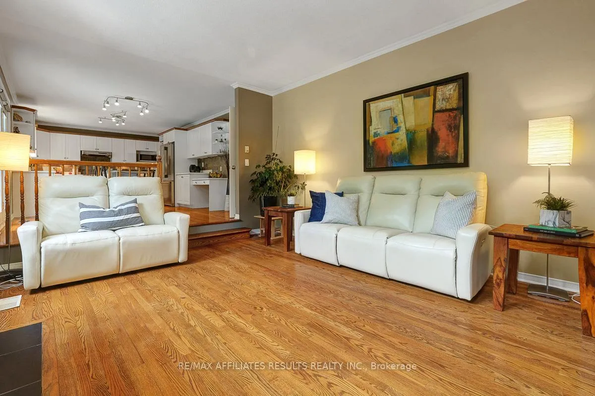 Photo 18 of 35 Crantham Crescent, Ottawa, Stittsville (Central) — HOMEH
