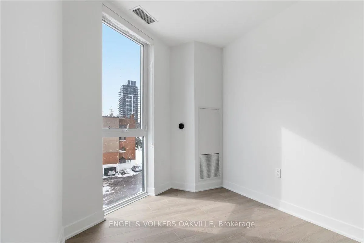 Photo 10 of Unit 210, 2088 James Street, Burlington, Brant — HOMEH