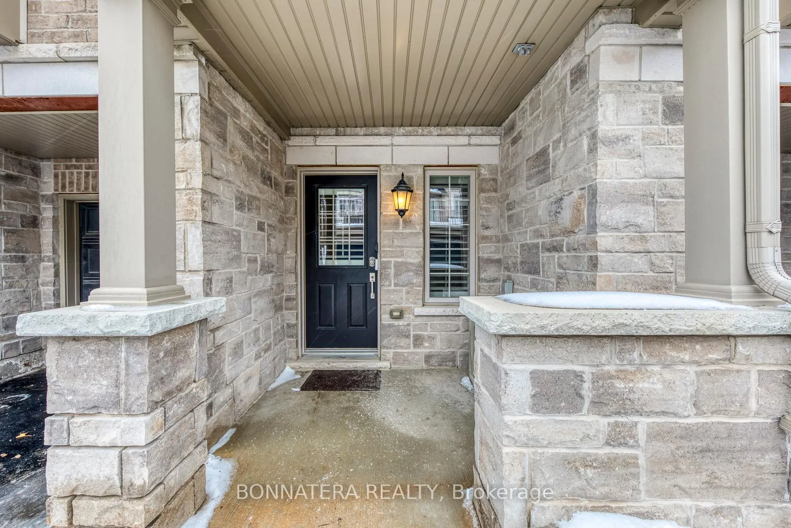 Photo 2 of Unit 16, 215 Dundas Street E, Hamilton, Waterdown — HOMEH