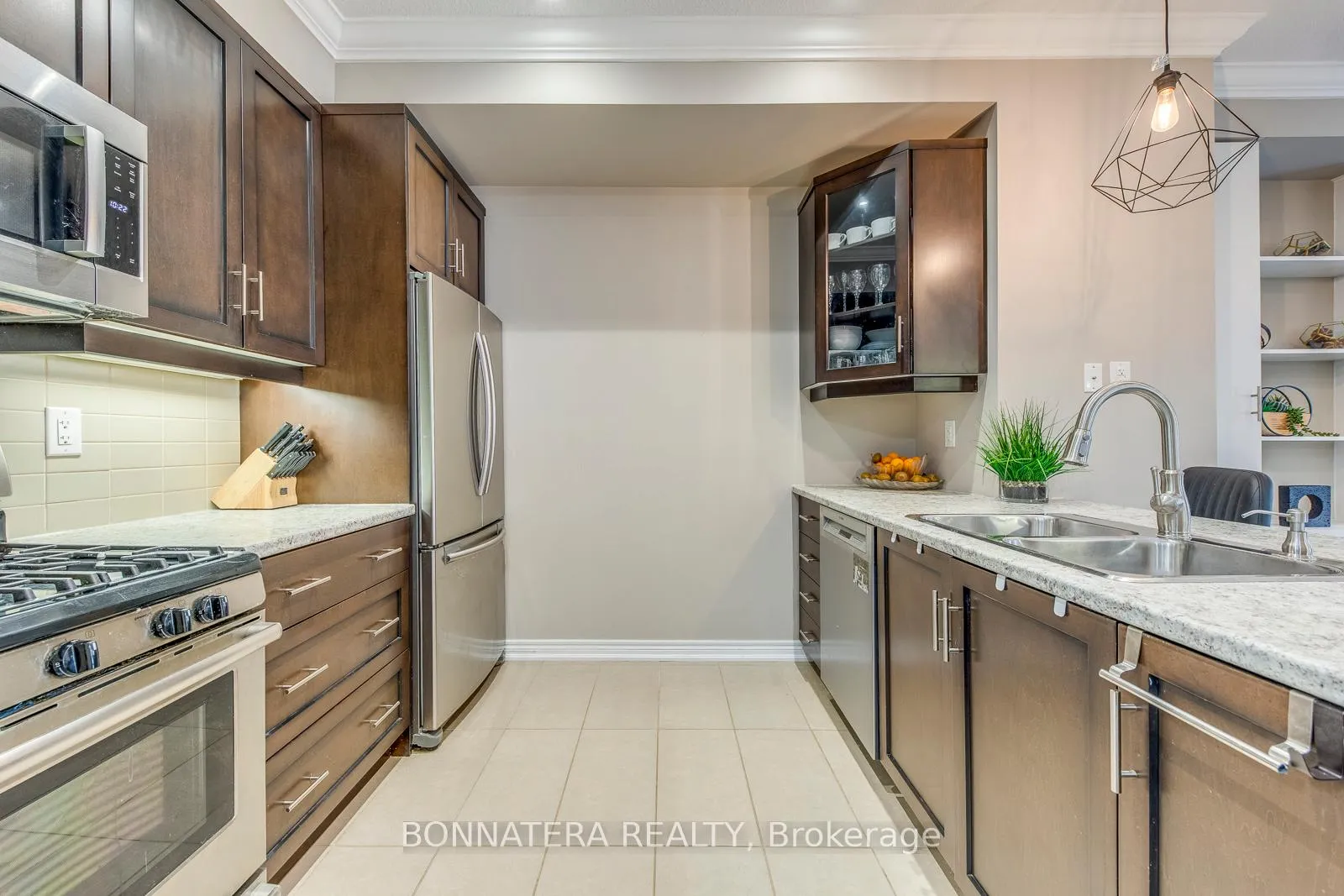 Photo 8 of Unit 16, 215 Dundas Street E, Hamilton, Waterdown — HOMEH