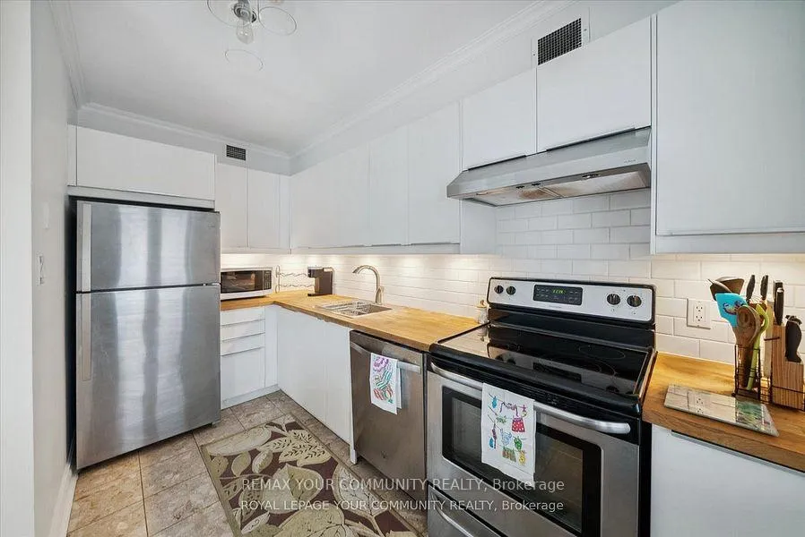 Photo 11 of Unit 201, 60 Kippendavie Avenue, Toronto, The Beaches — HOMEH